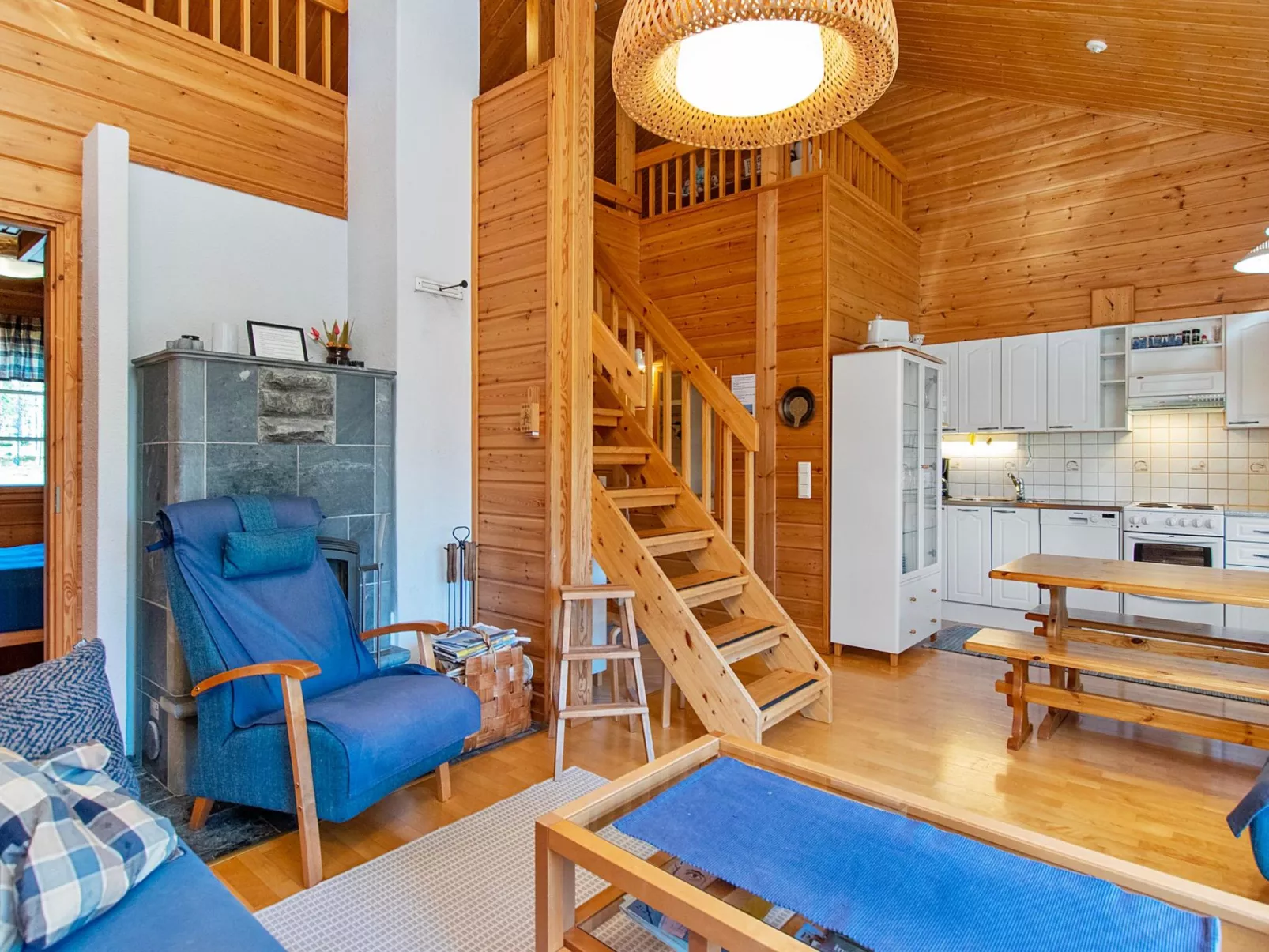 Kuksatie 7 b-Drinnen