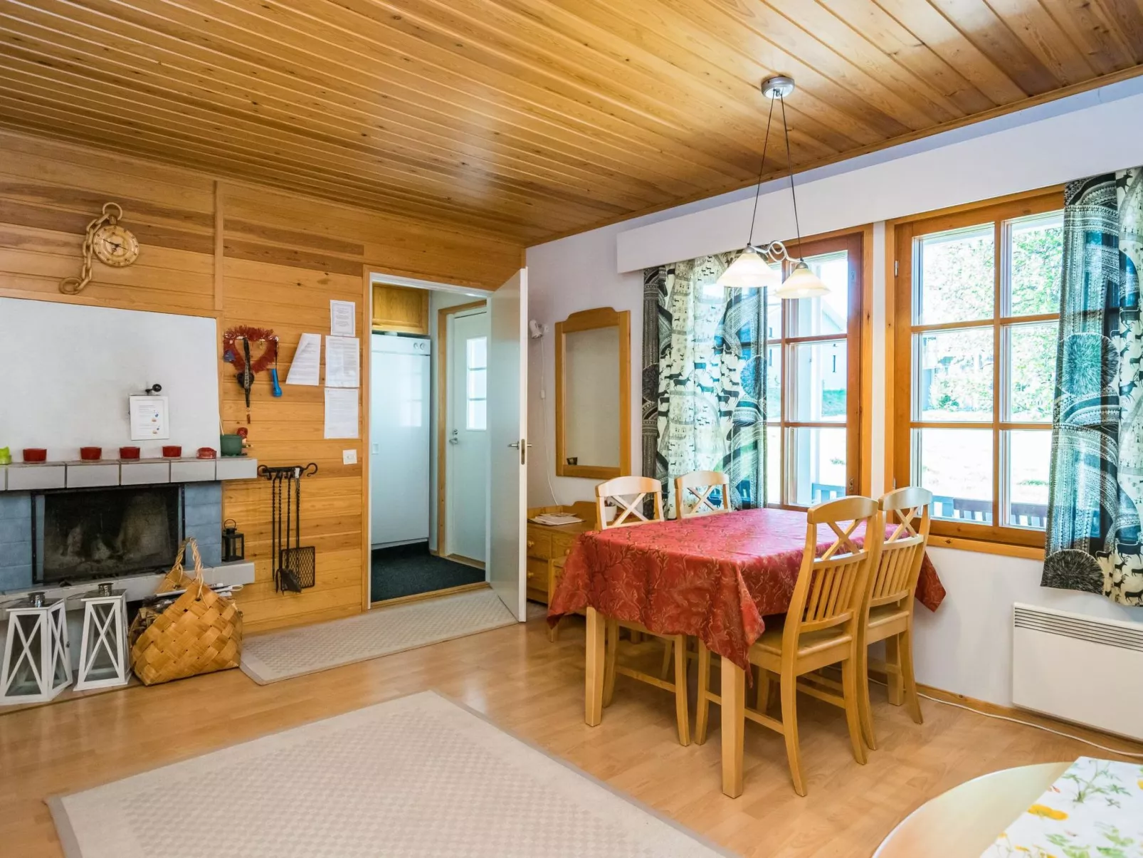 Saariseläntie 8 e 3-Drinnen