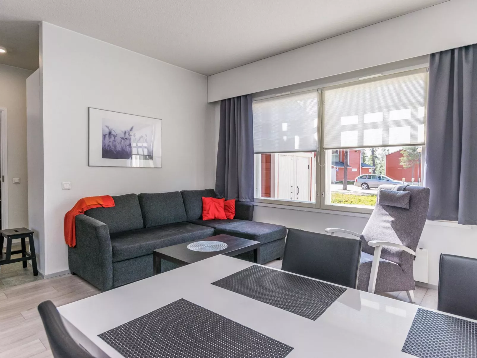 Moitakuru b24-Drinnen