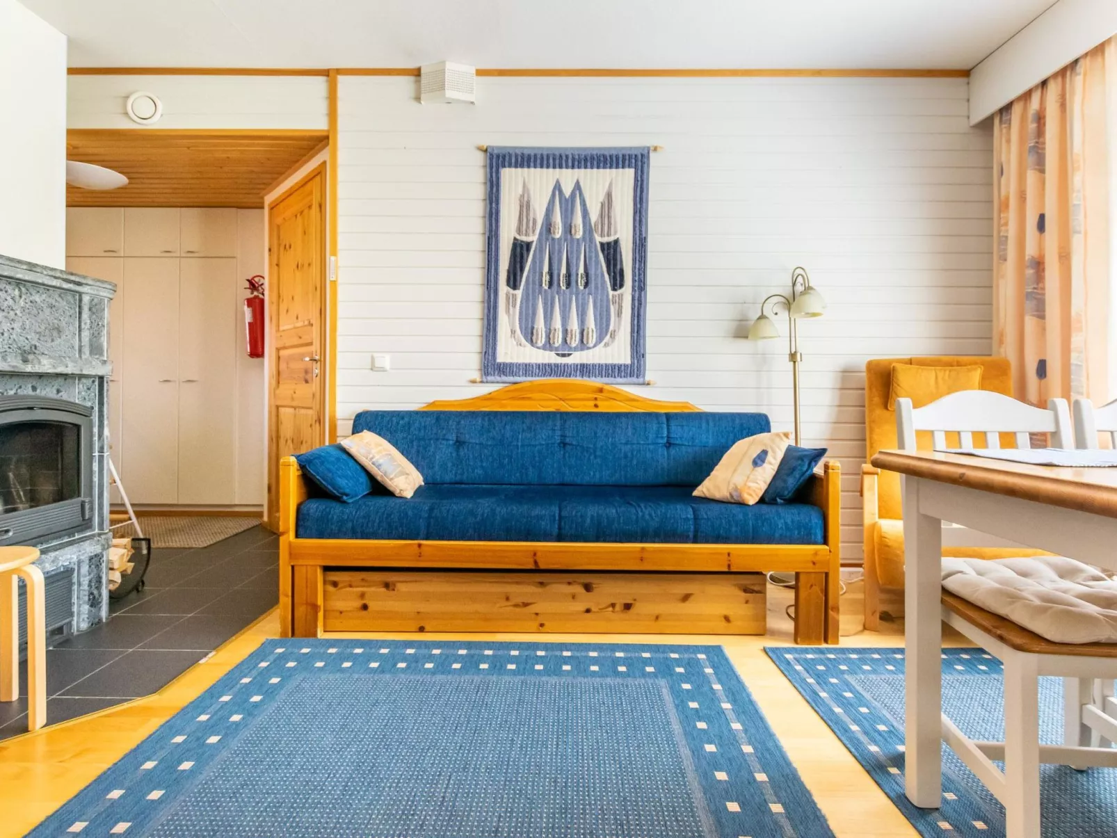 Outapailakka j 10-Inside