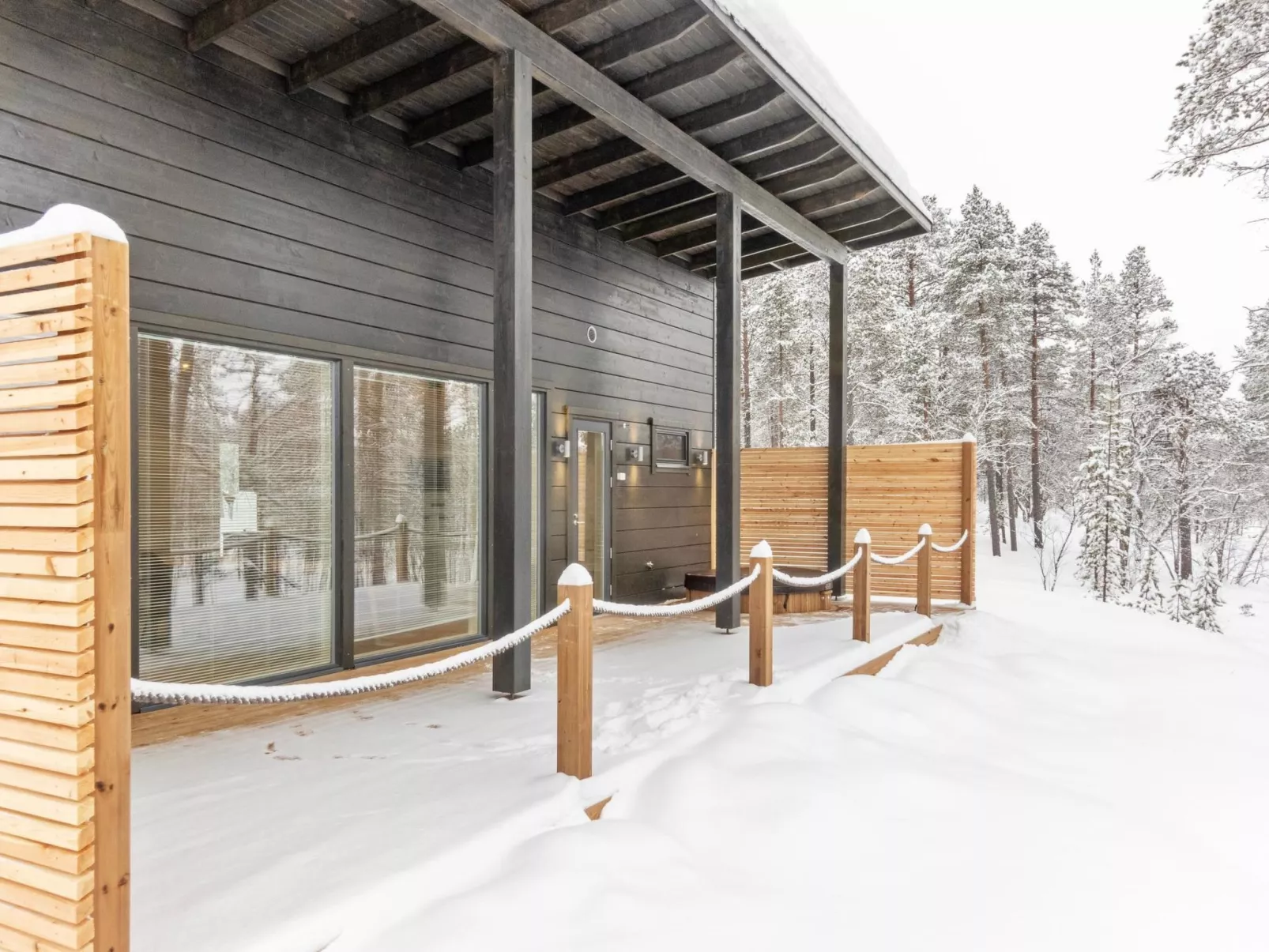 Villa paadari-Drinnen