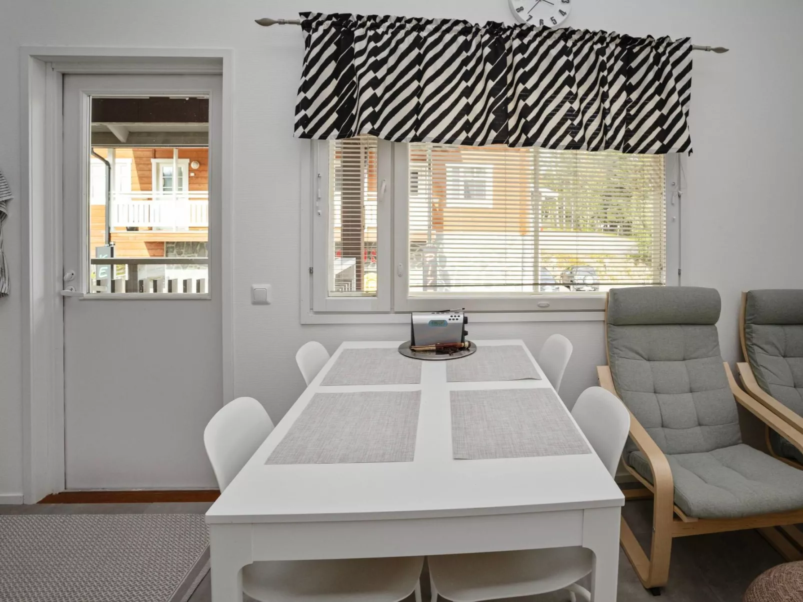 Leviraitti 4 a 4-Drinnen