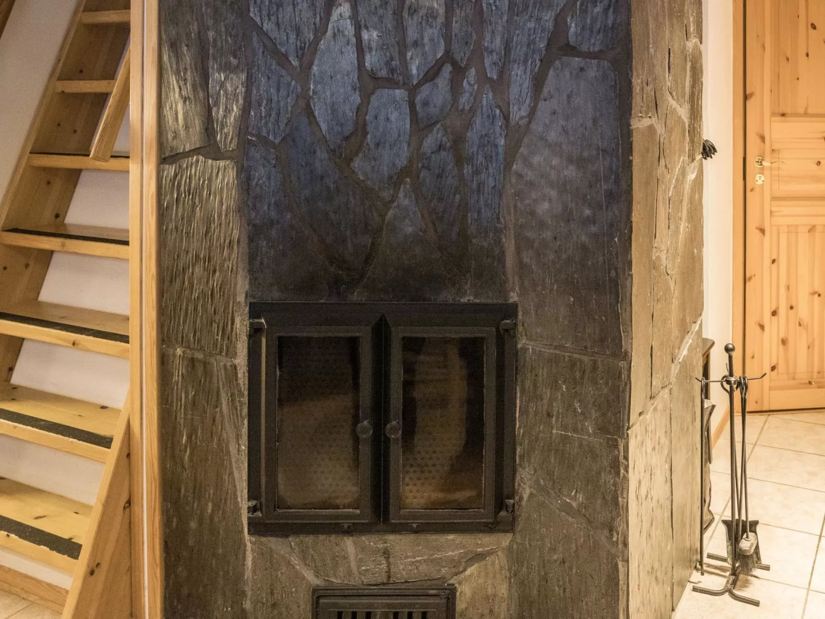 Äkäsakka b4-Dedans