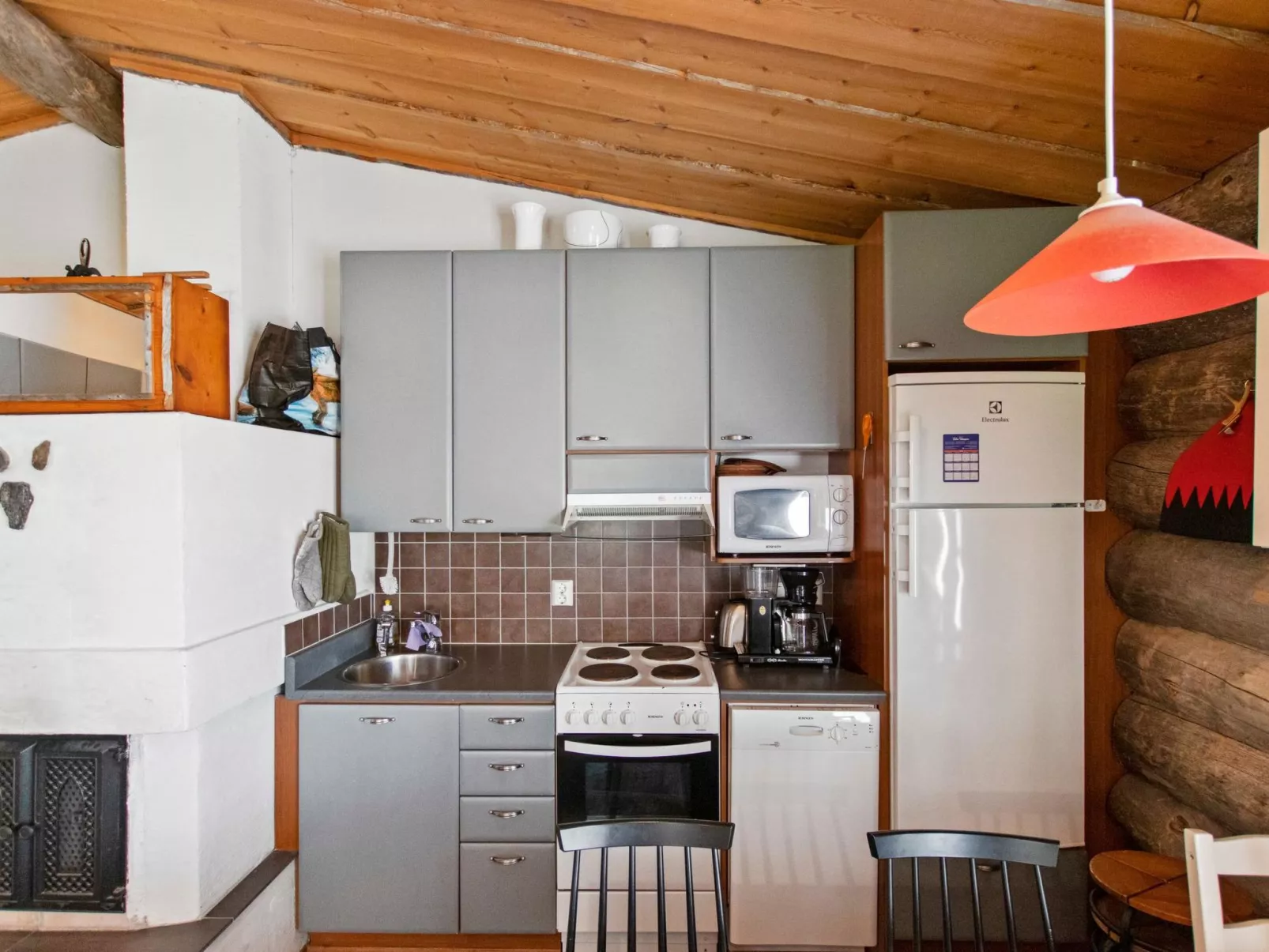 Hankipolku 7b / ukuli-Inside