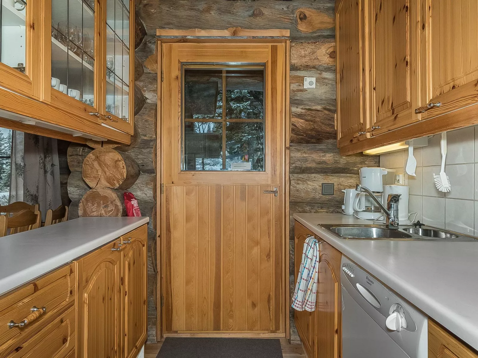 Ahmanportti 2-Inside