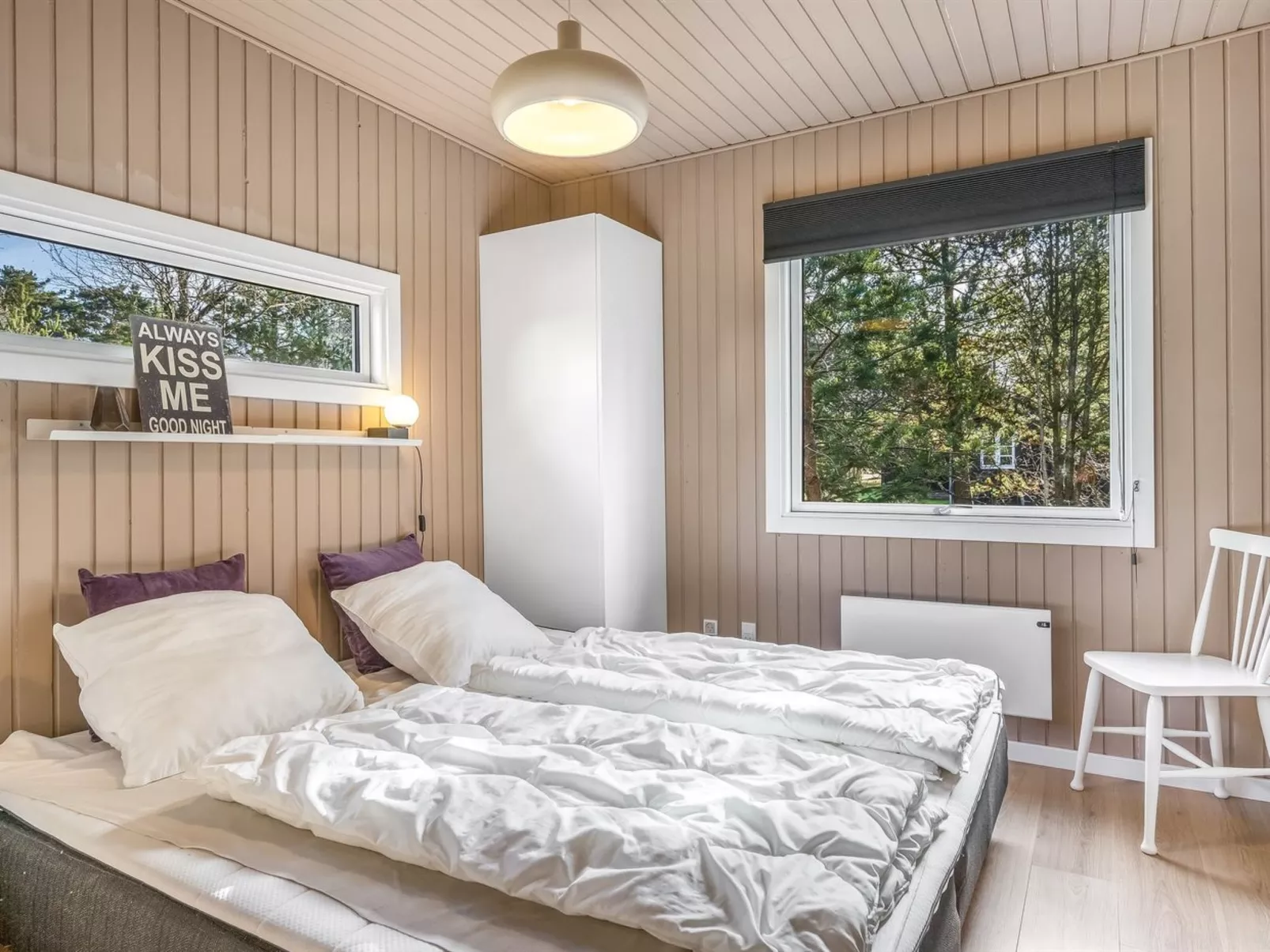 "Anline" -  from the sea-Drinnen