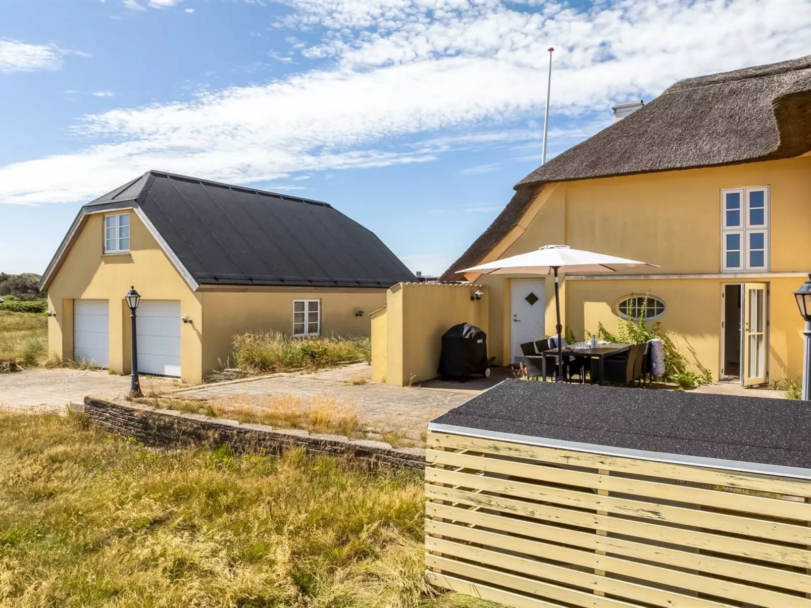 "Amina" - 200m from the sea-Draußen