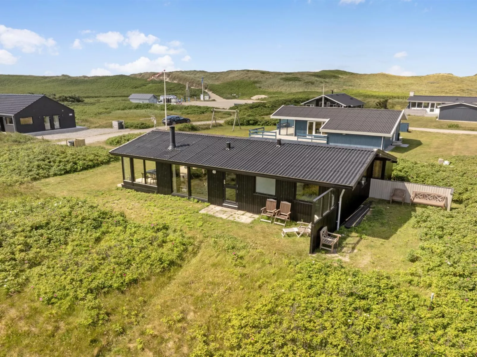 "Waghn" - 250m from the sea-Outside