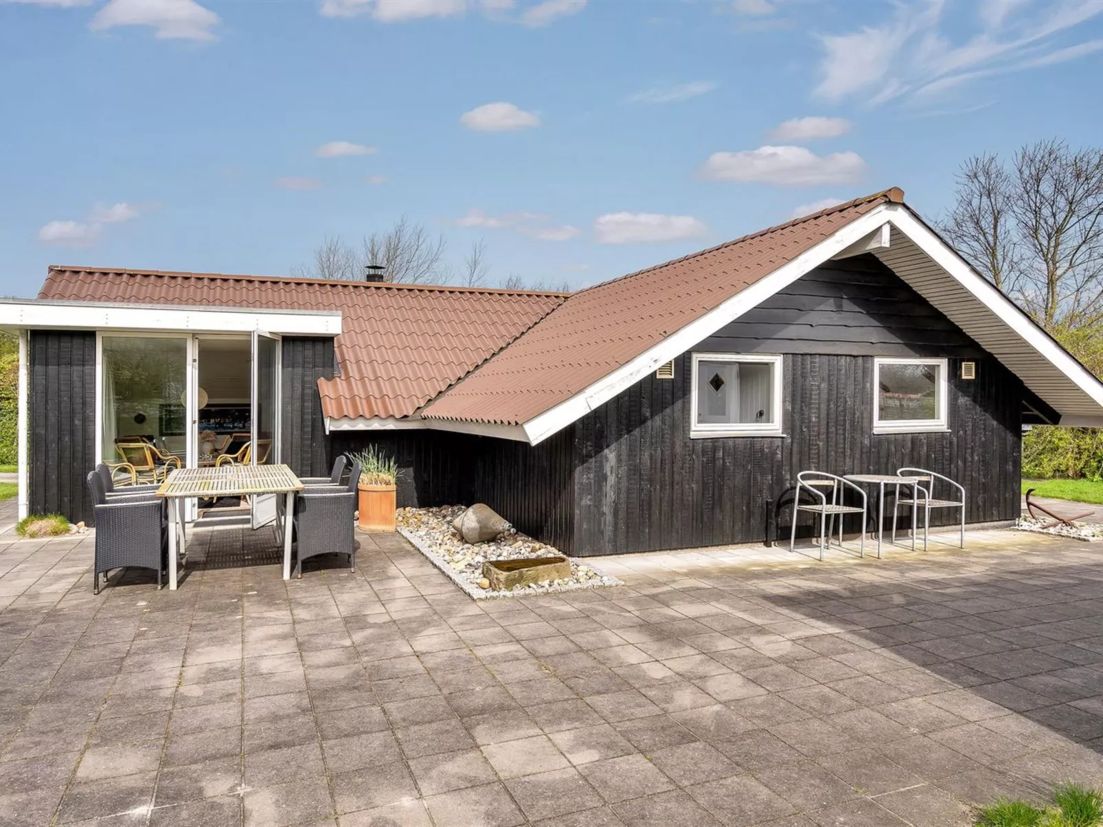 "Magnus" - 250m to the fjord-Outside