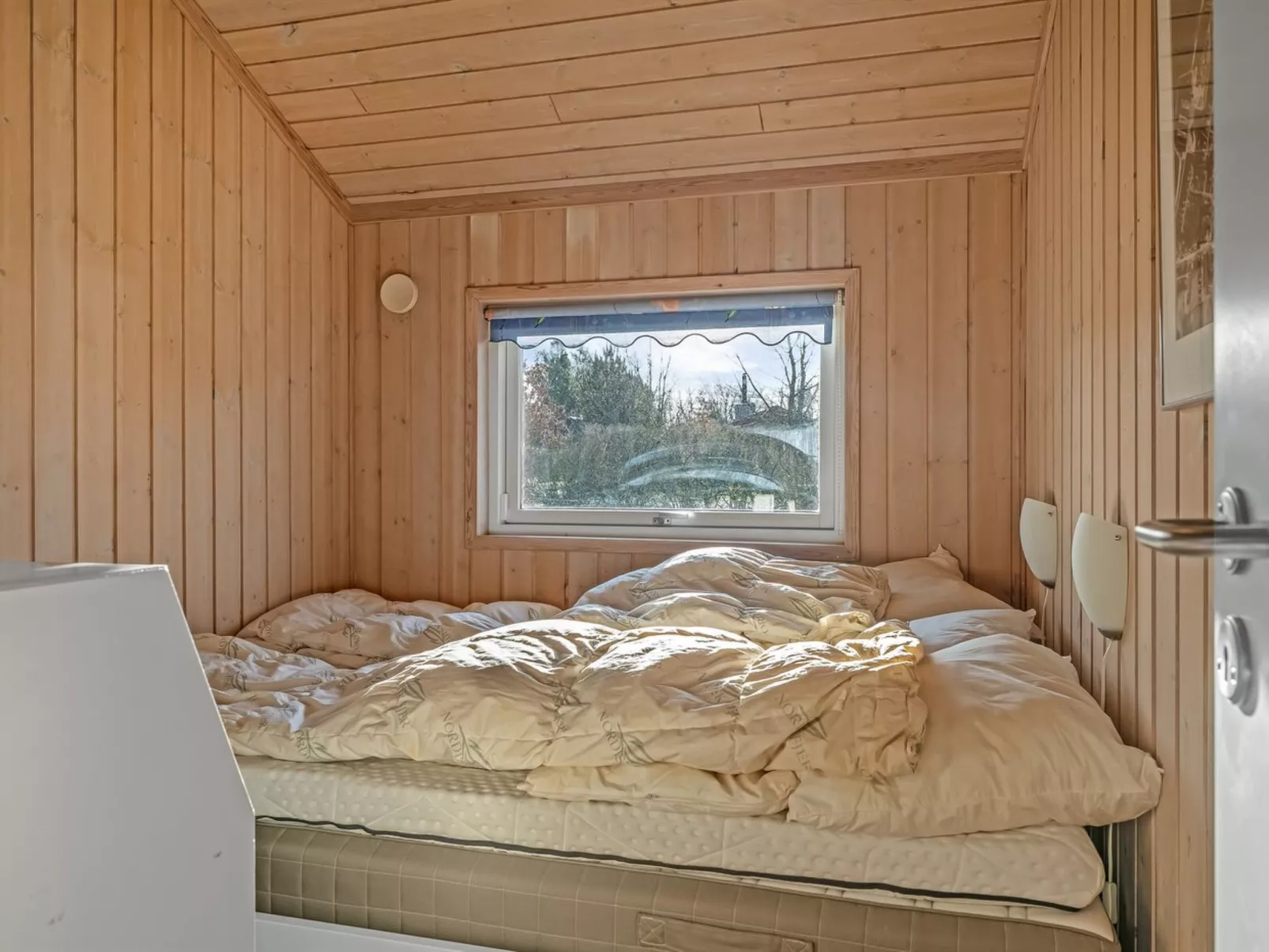 "Anline" - 600m to the fjord-Inside