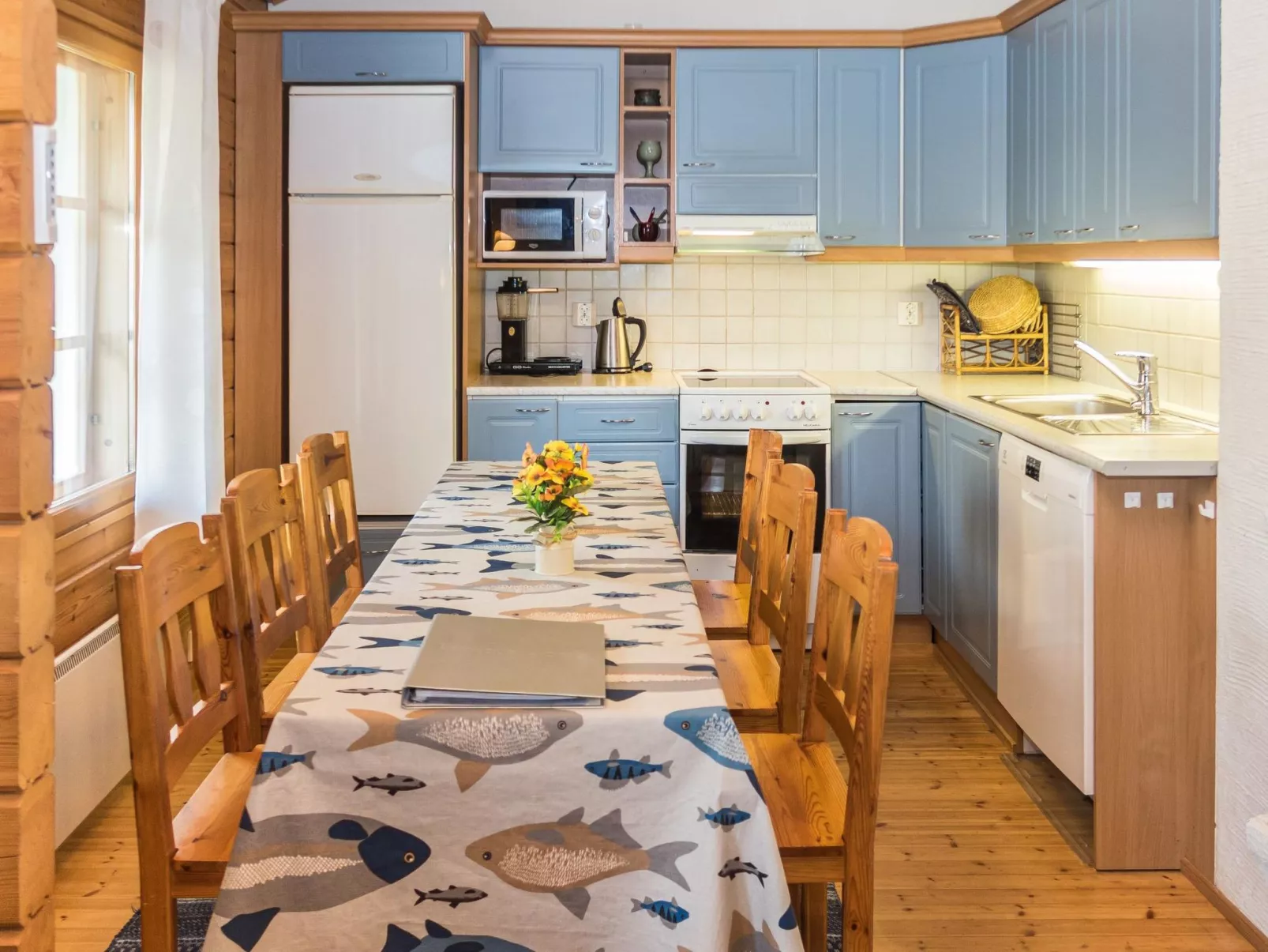 Pyhäjärven loma-Dedans