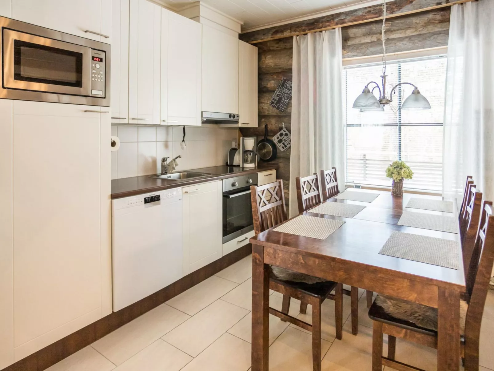 Maahisenrinne 1 as 4-Drinnen