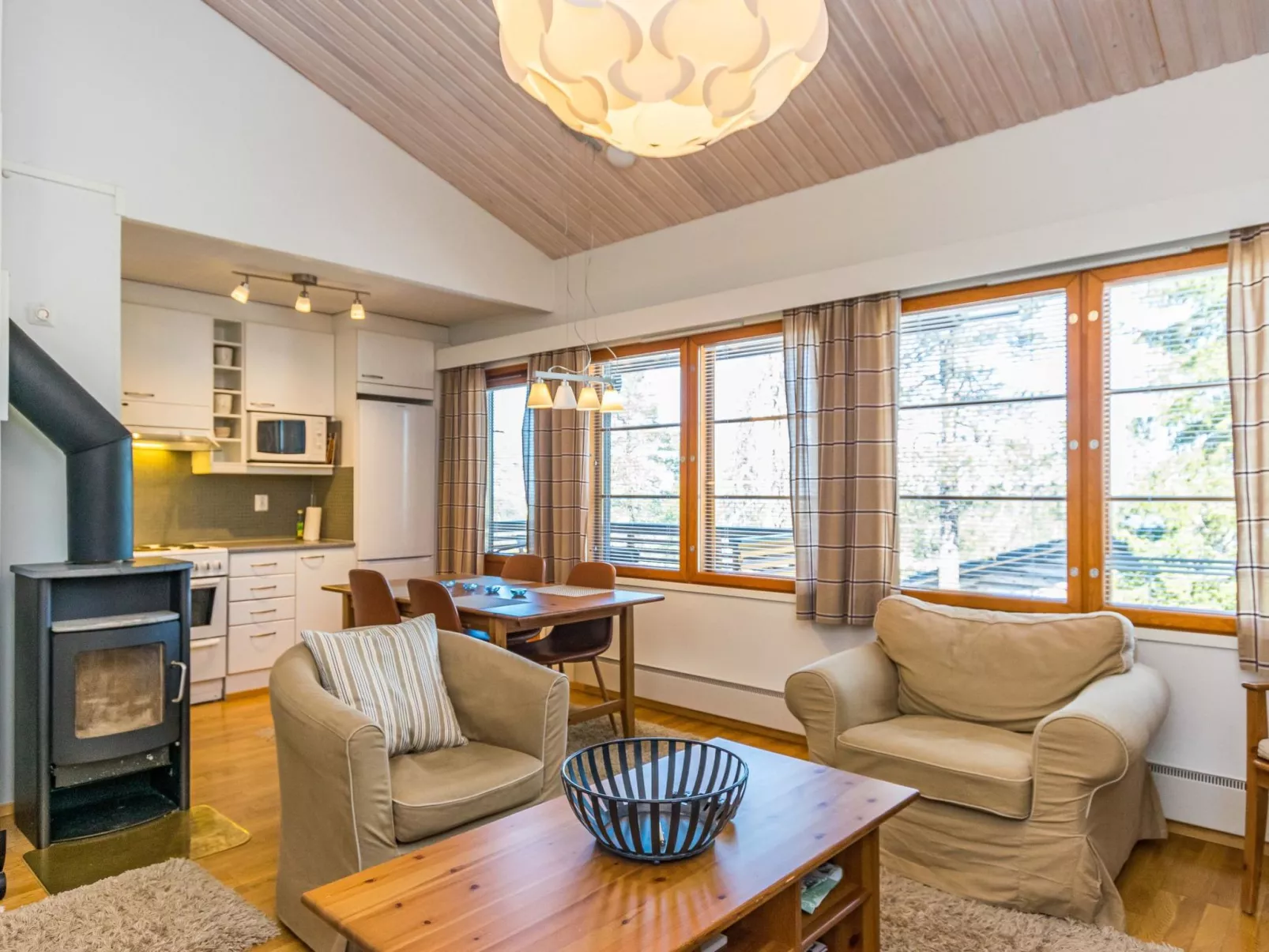 Karhunvartijan linna c22-Drinnen