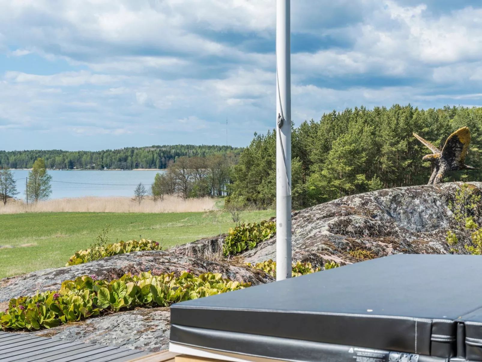 Villa pääsky-Drinnen