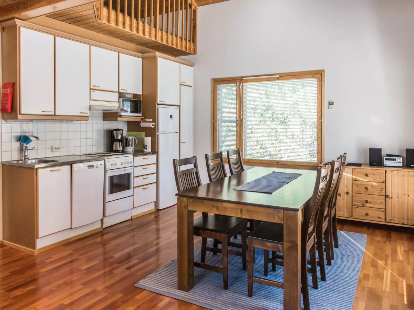 Latukatti 5 c-Drinnen