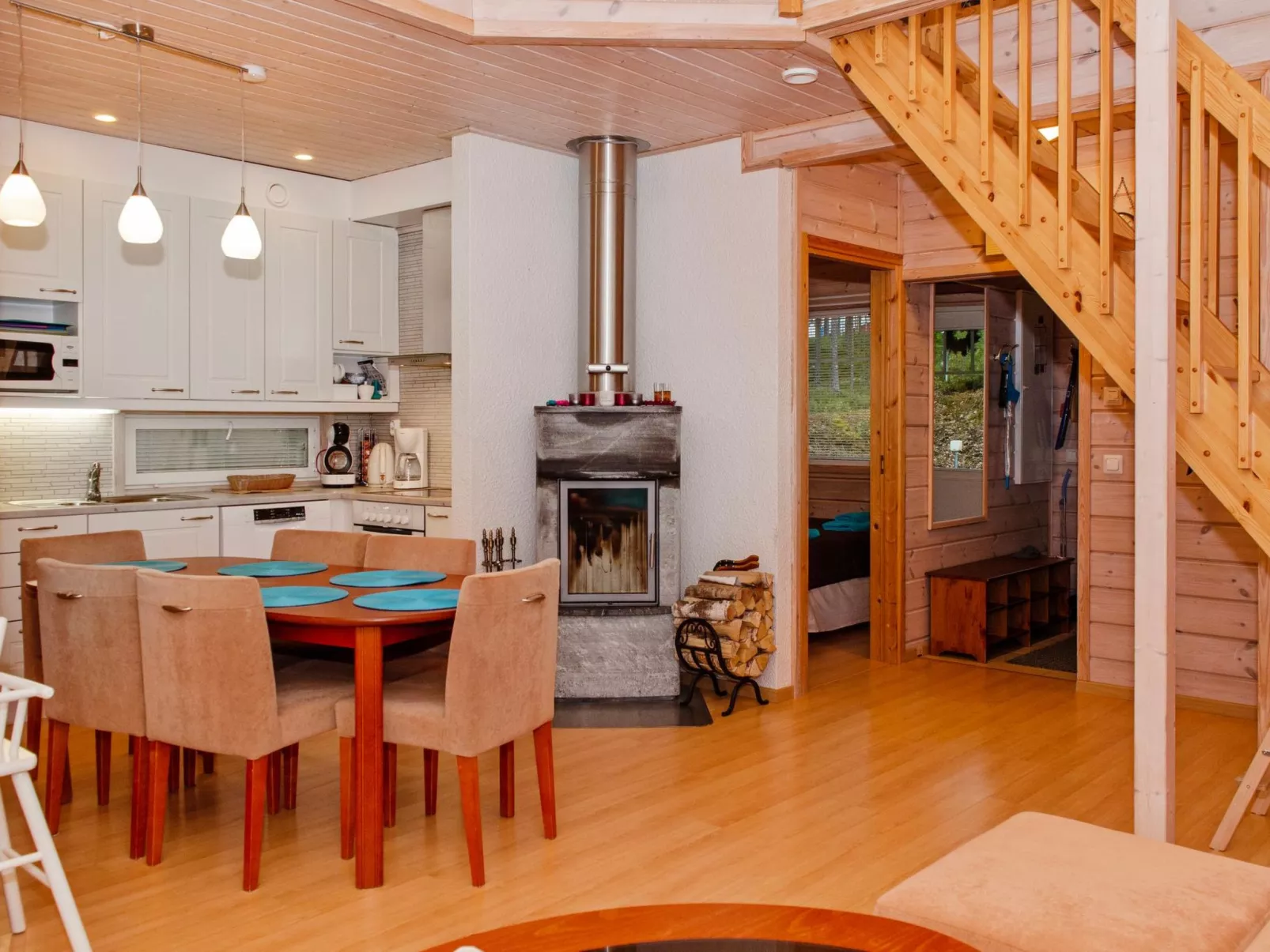 Otsopirtti, otso-Dedans