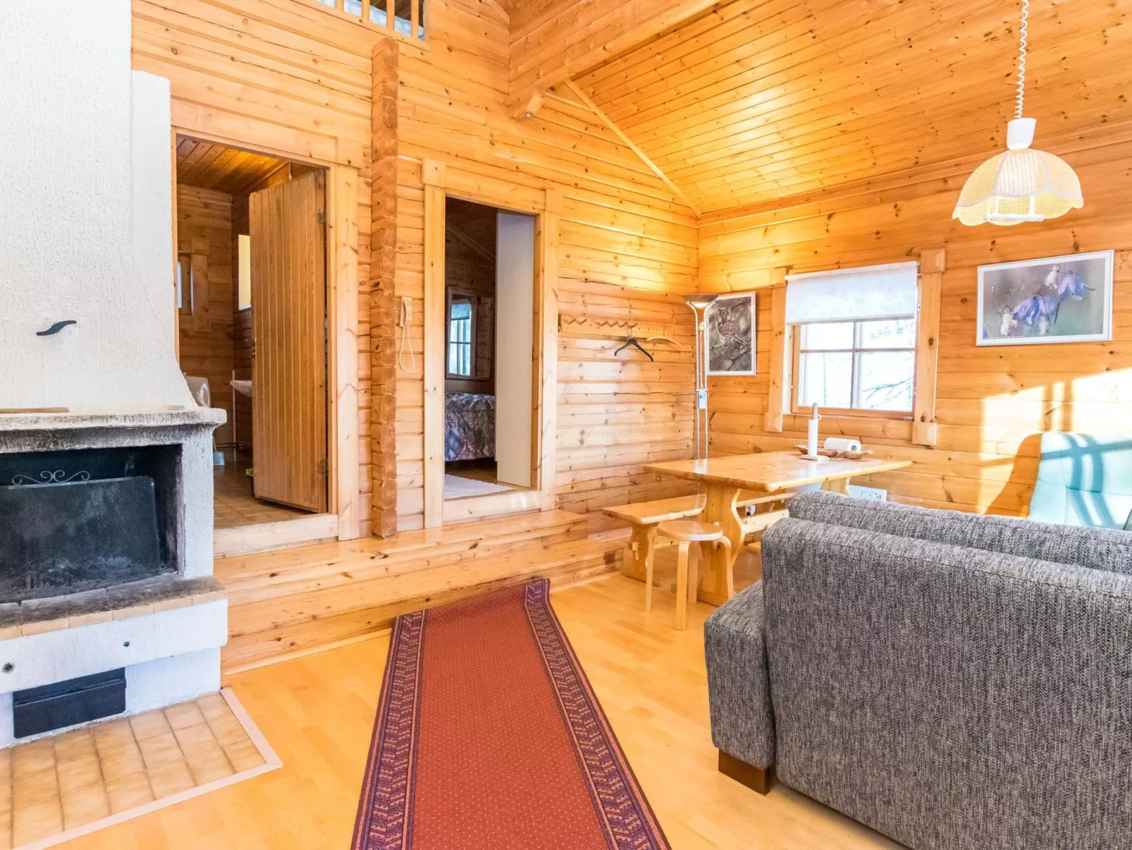 Ukkoloma b paritalo-Drinnen