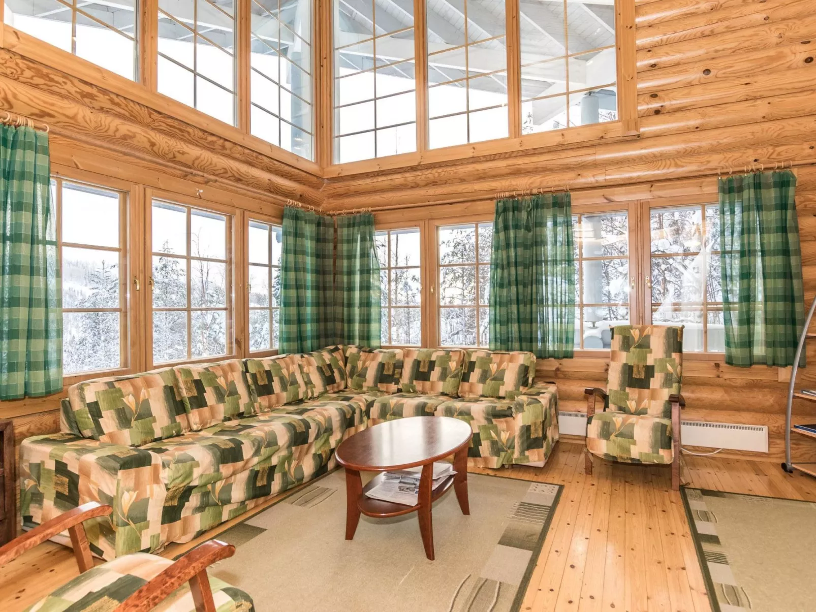 Aurinkoinen hirsimökki-Dedans