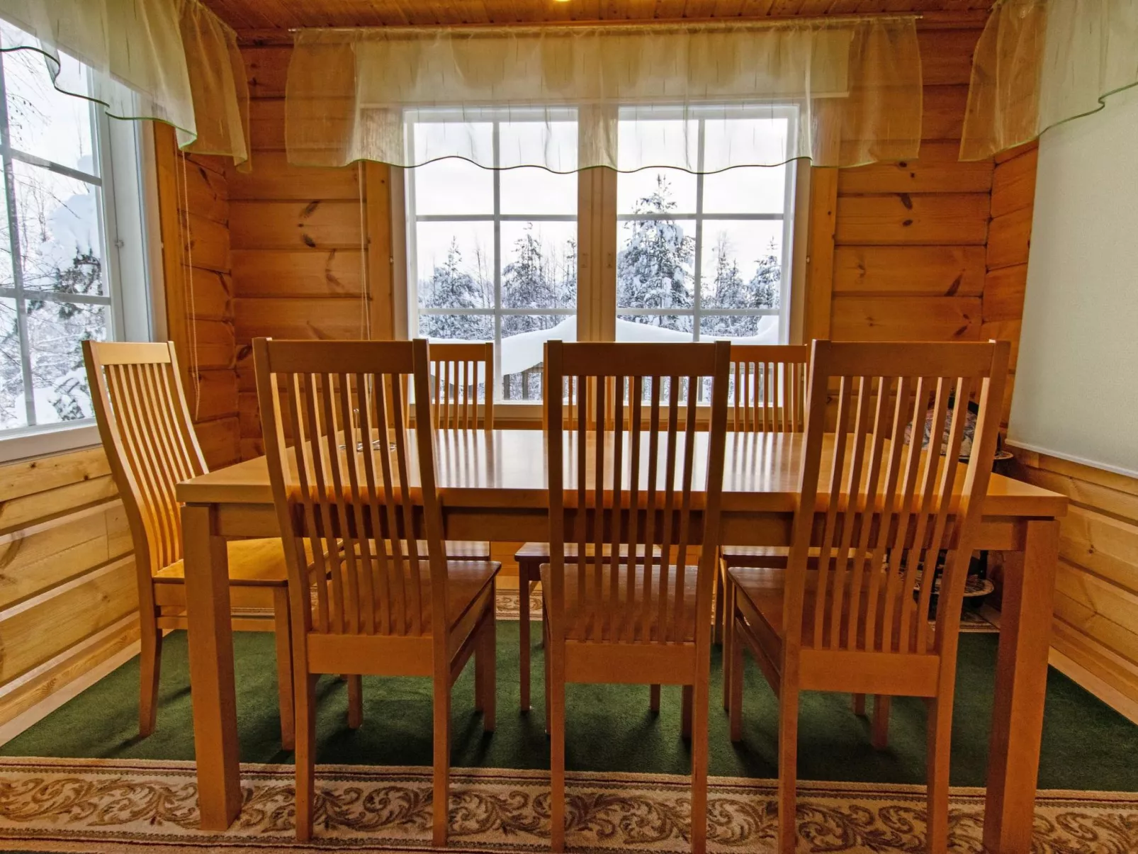 Lomataivas mökki-Dedans