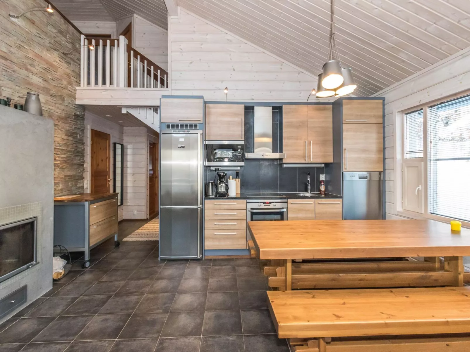 Aurinko-saaga 6 paritalo-Dedans