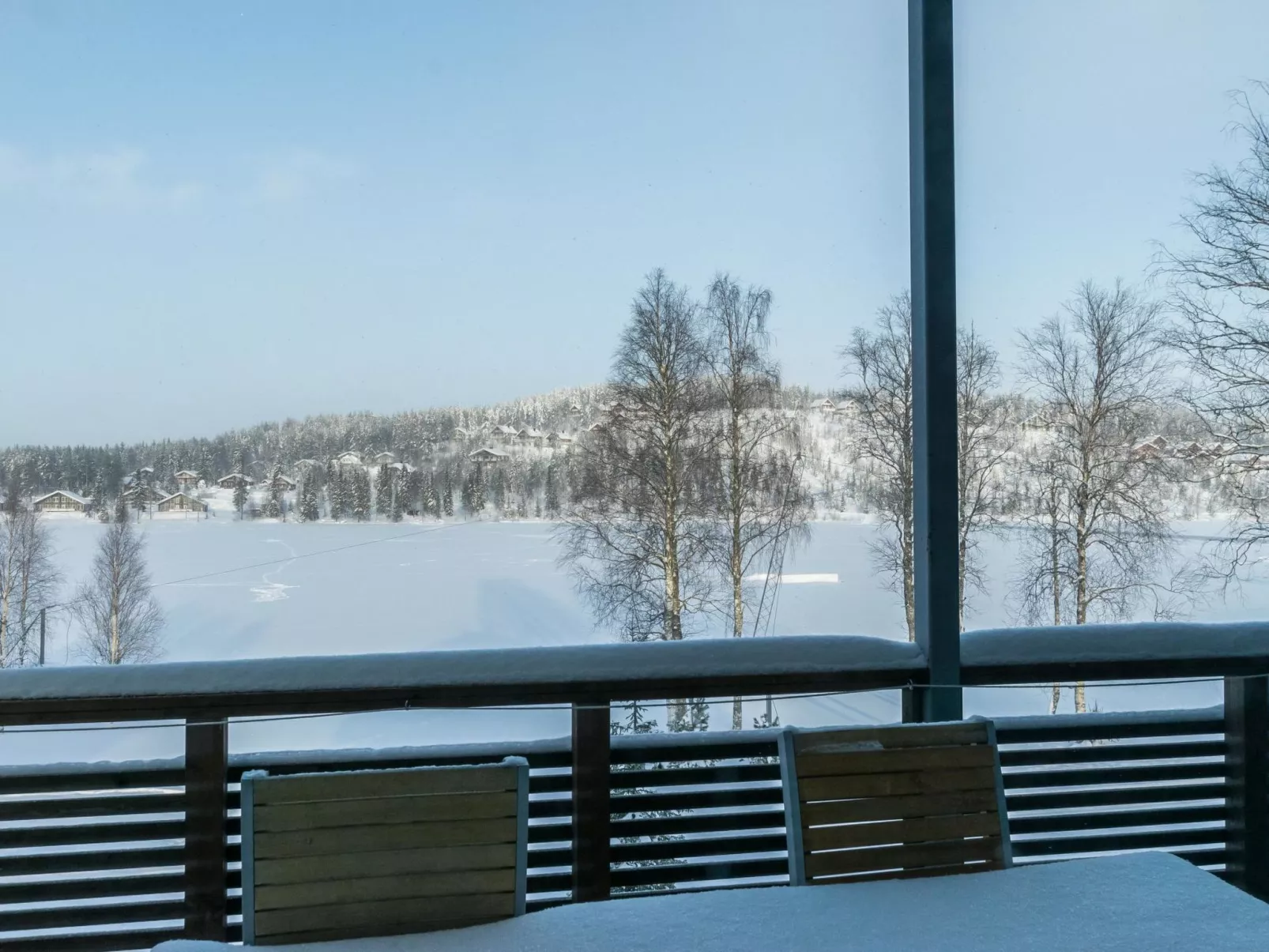 Hallan karhu b, paritalo-Inside