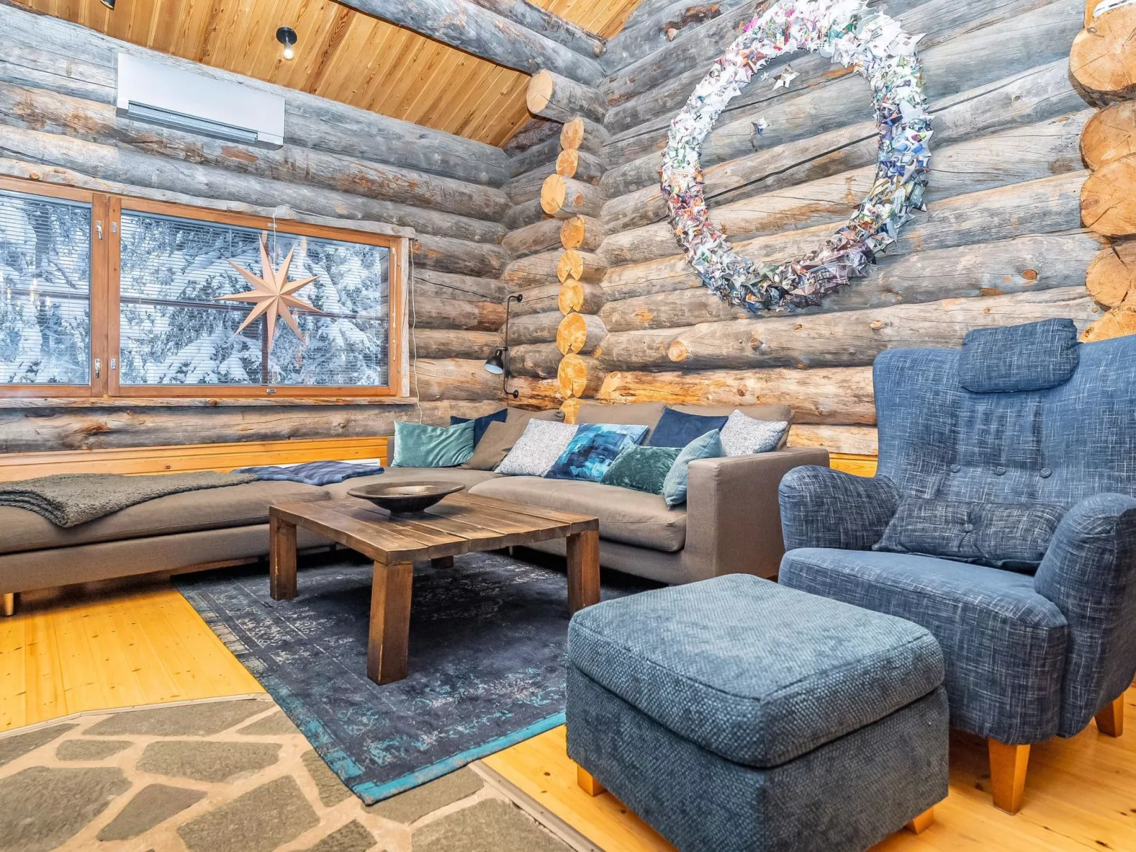 Ruka-rokova 2-Dedans