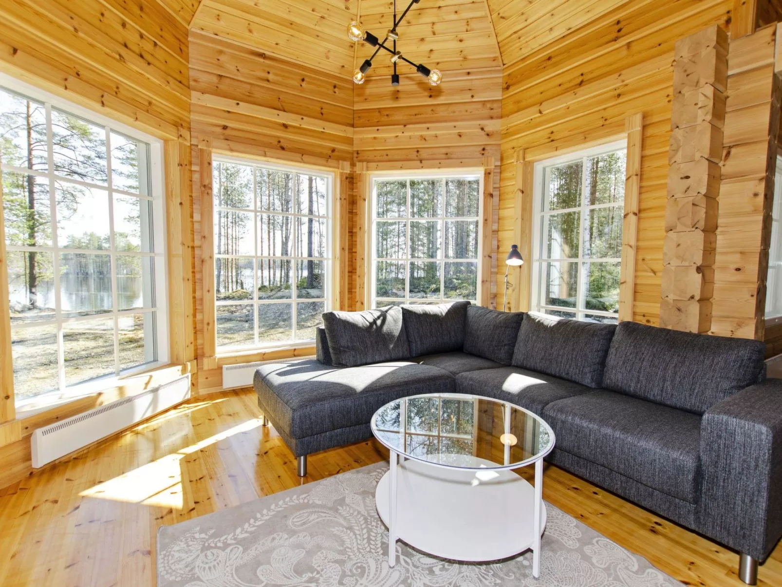 Villa eläntätila-Dedans