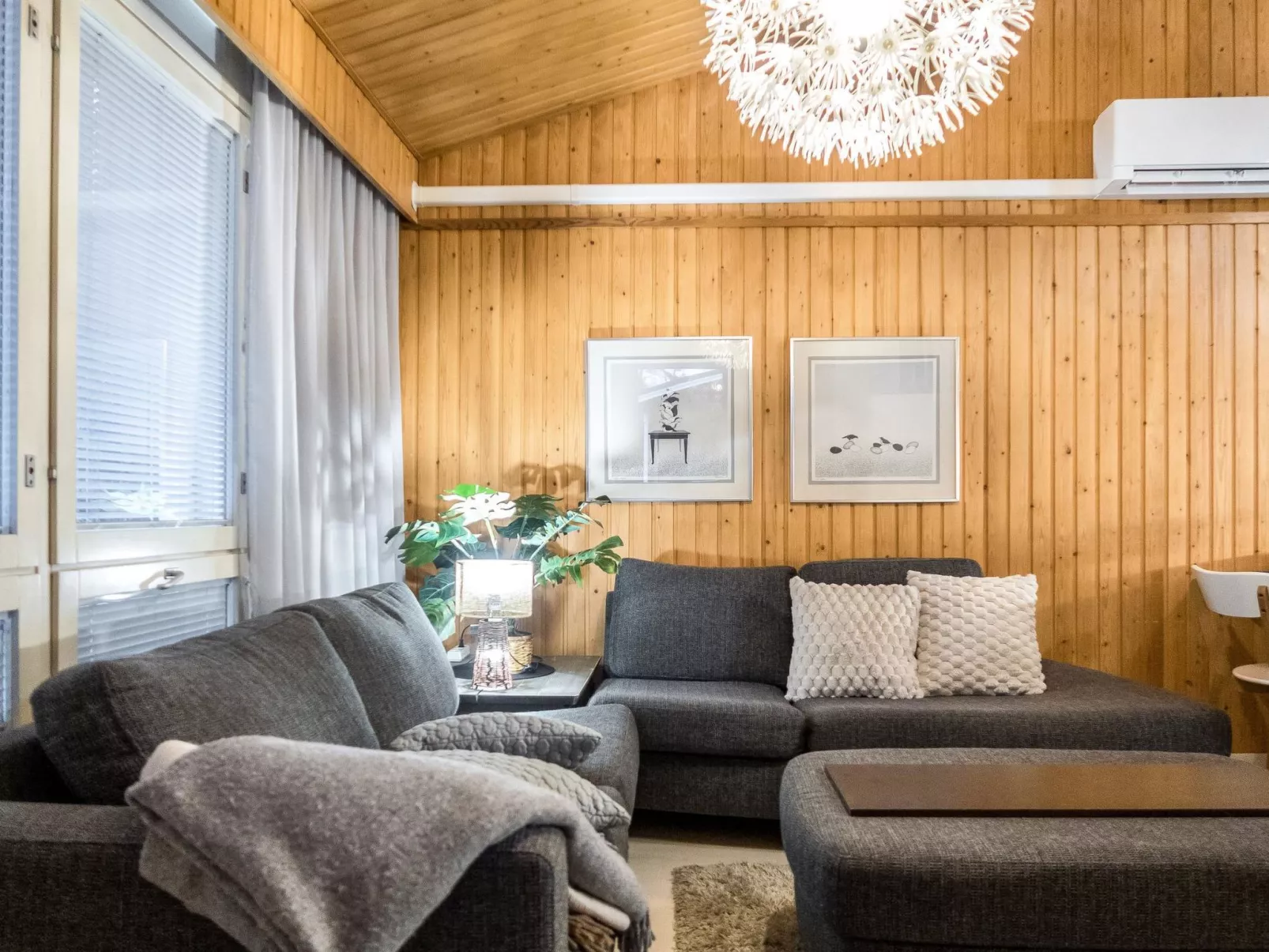 Lomakatti 10b-Dedans