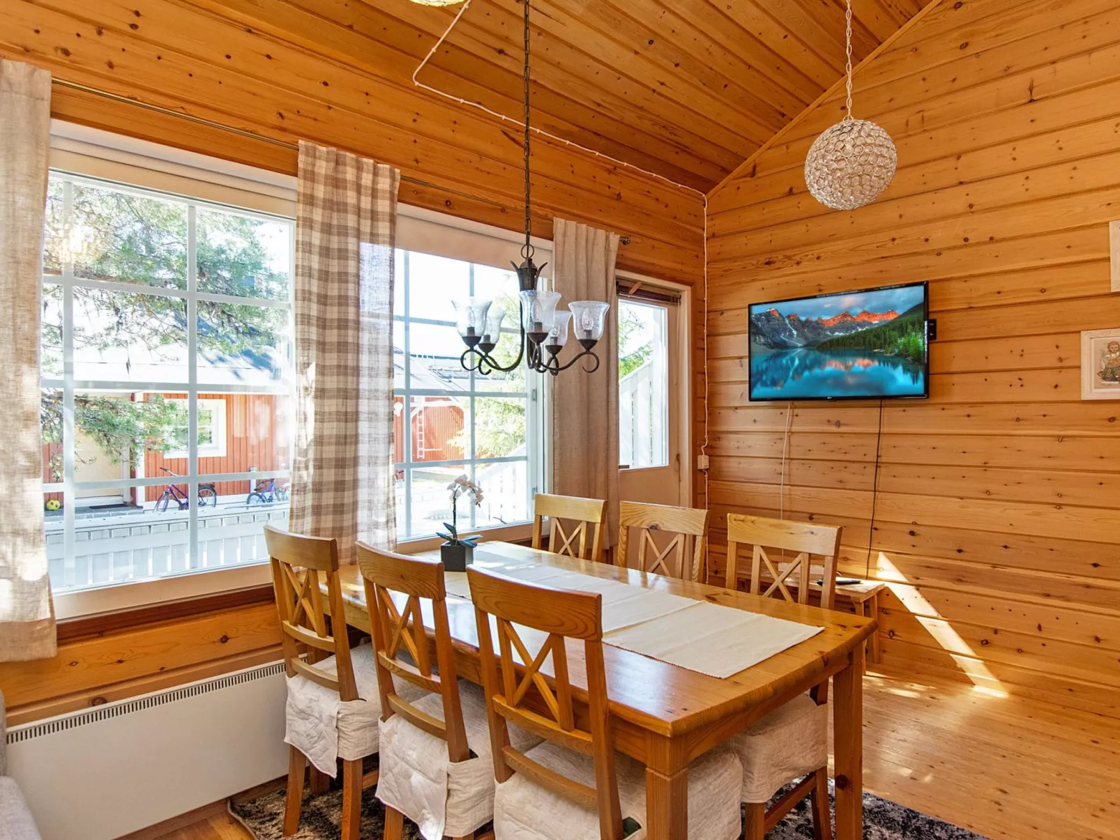 Hirvasaho a 2-Dedans