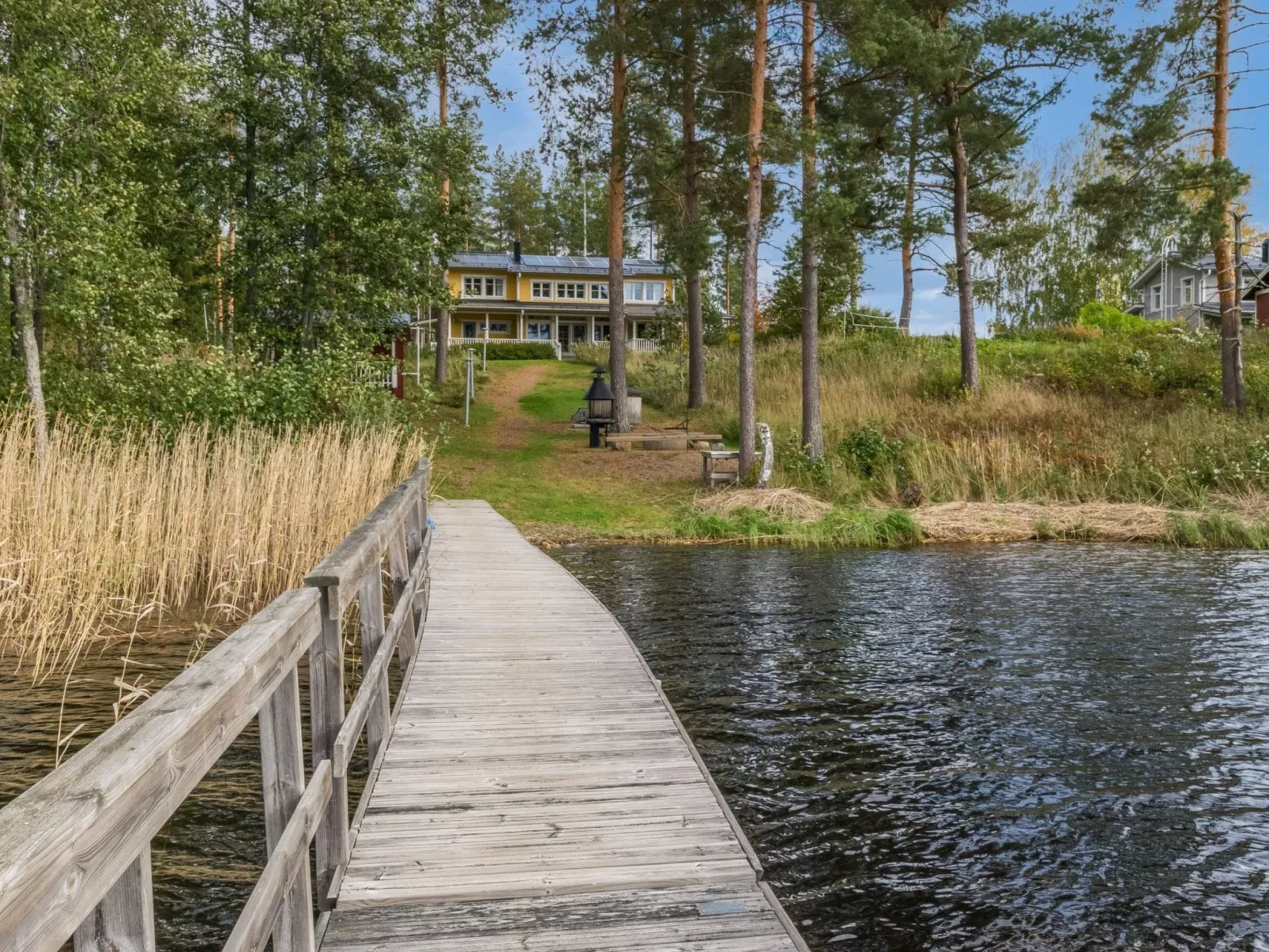 Kartanohuvila-Inside