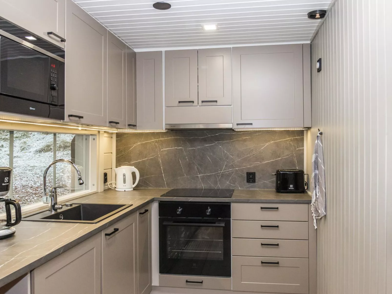 Tahkon käkikello-Dedans