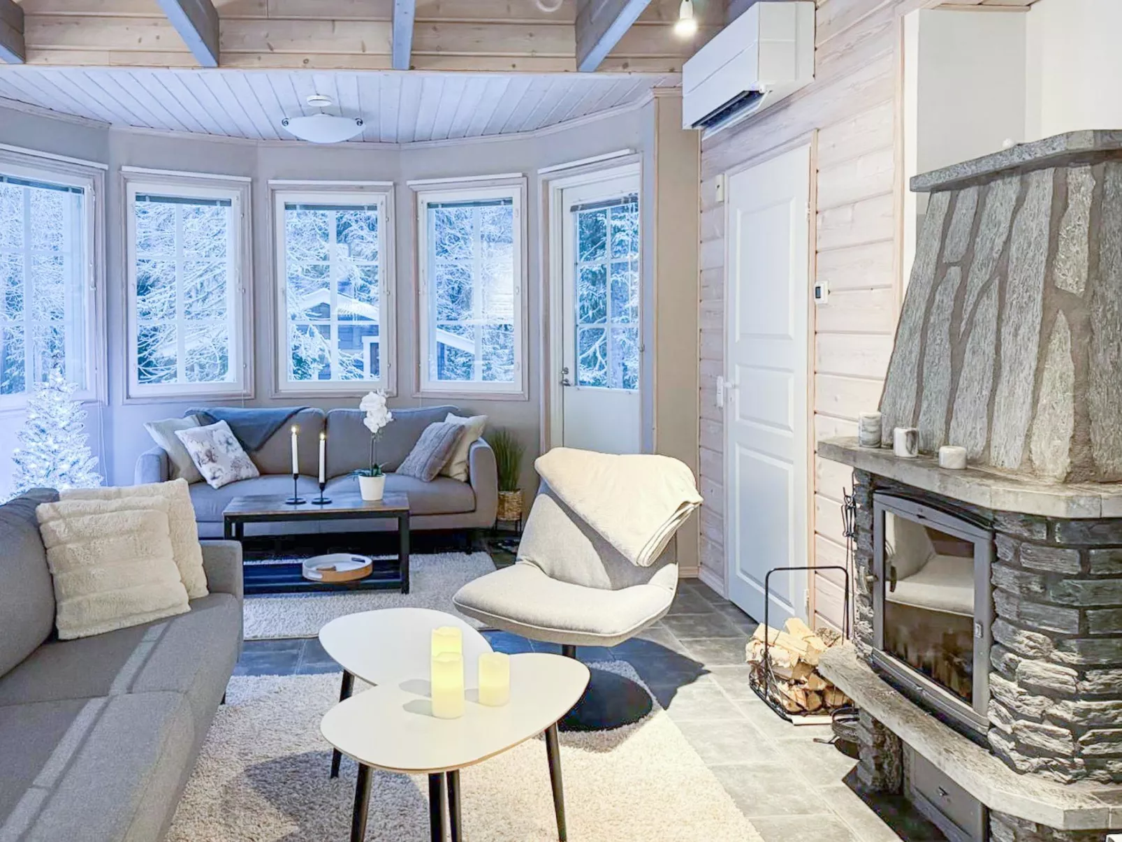 Villa taikavuosseli-Inside