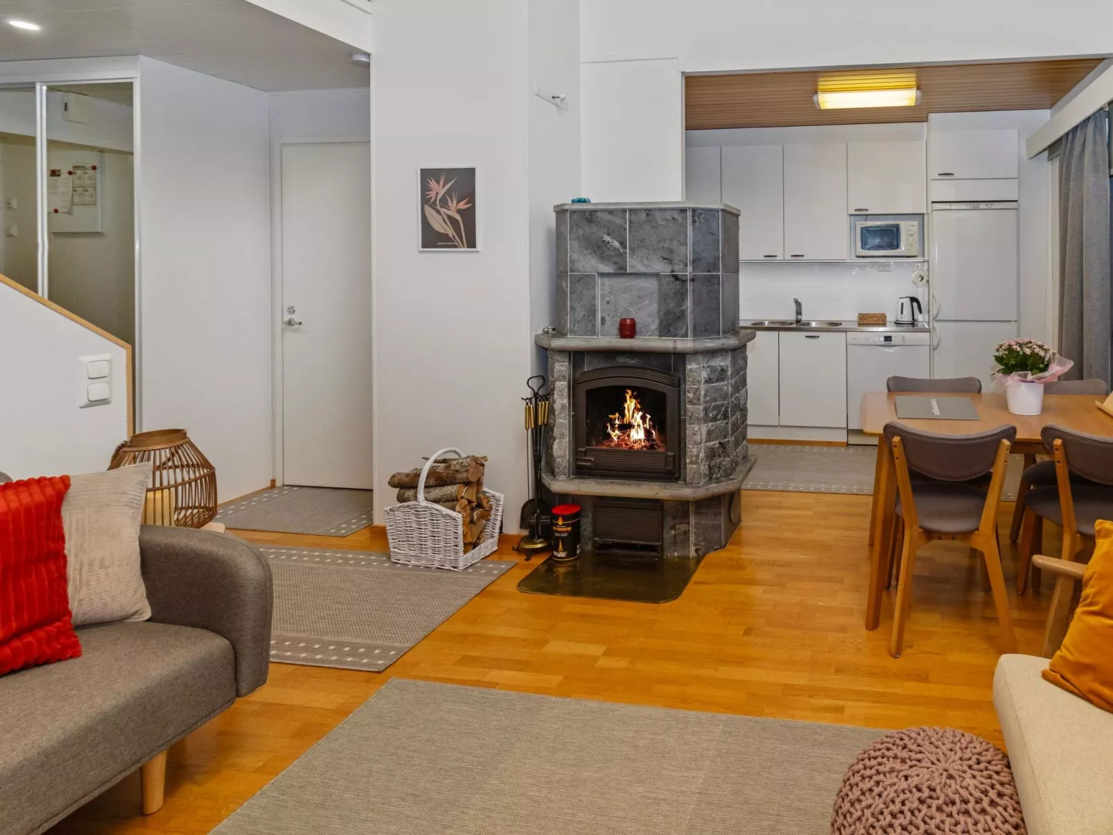 Karhunvartijanmaja d4-Inside