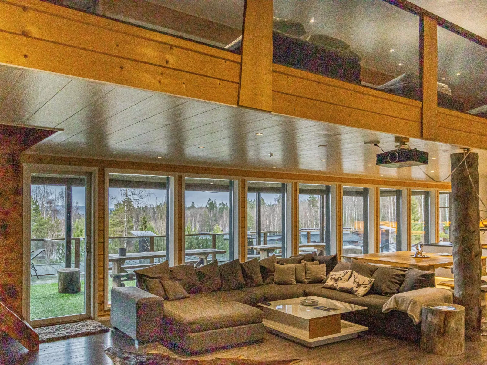 Ellivuori west 1-Dedans