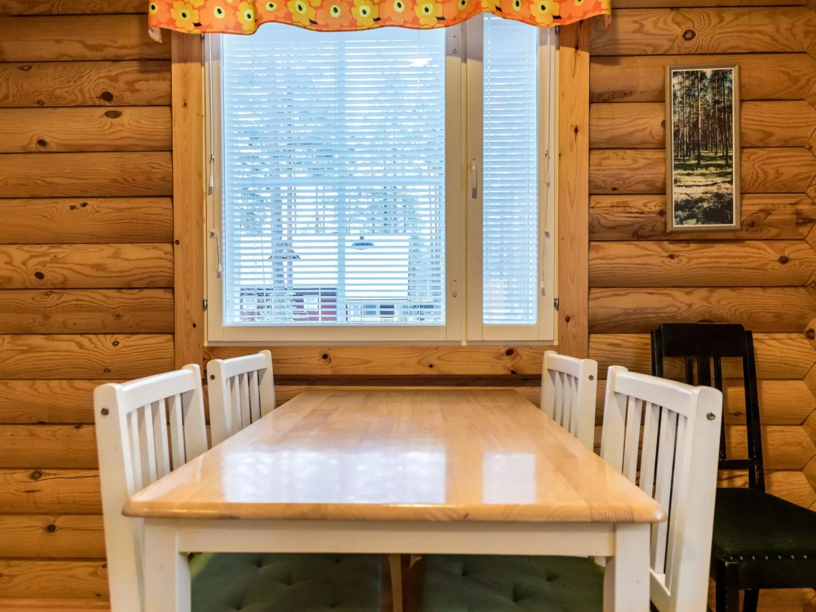 Kilpolan karoliina-Dedans