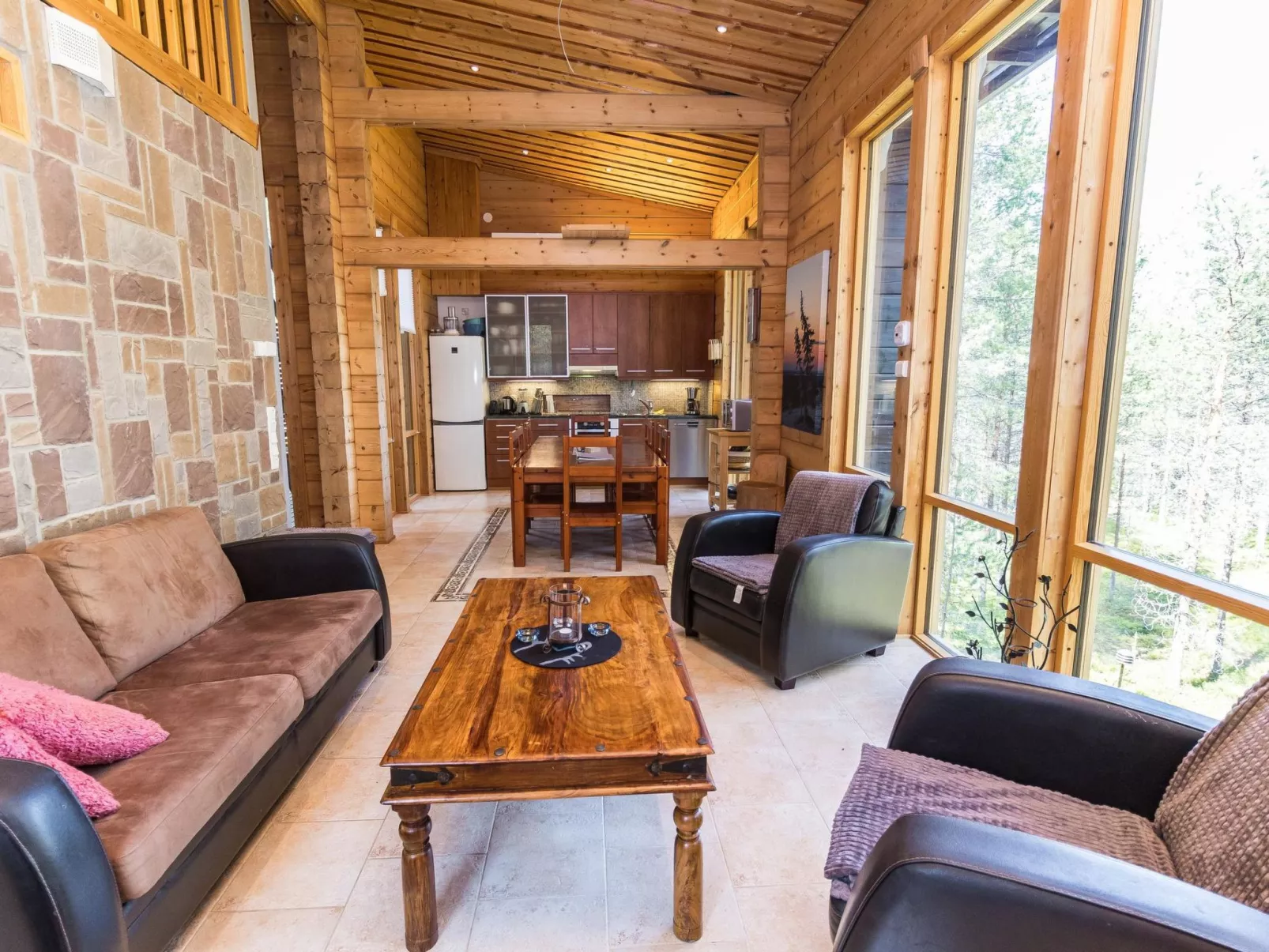 Matkajoentie 4b-Dedans