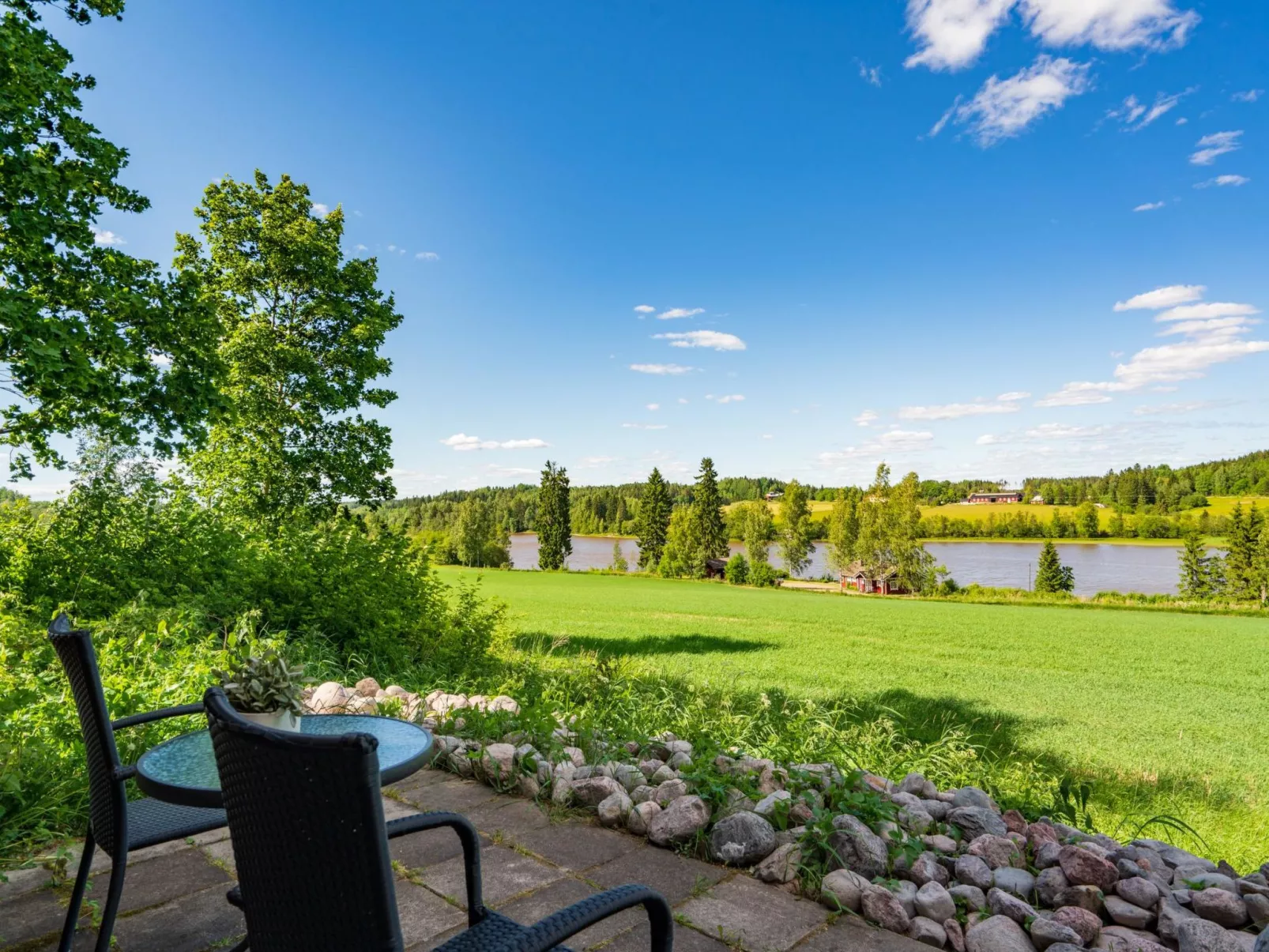 Pikkupehtoori-Dedans