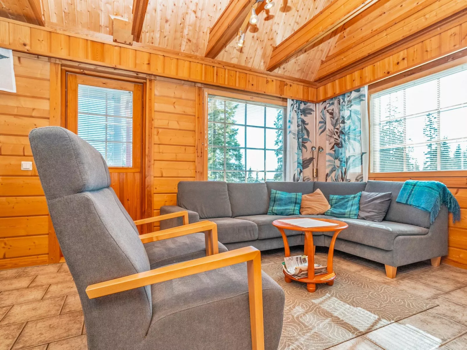 Kinostupa 1a (2)-Inside