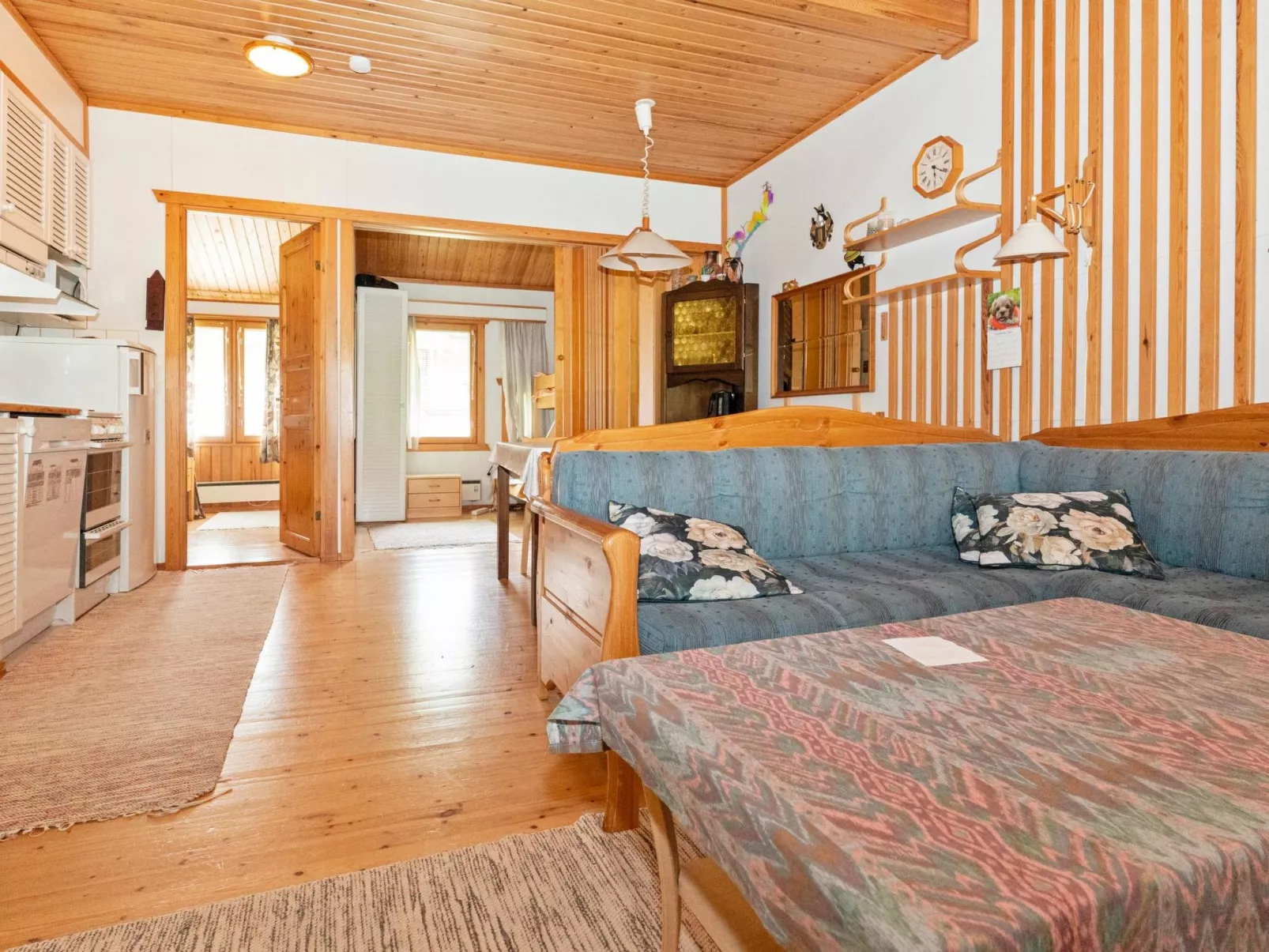 Lomakivakka b6-Dedans