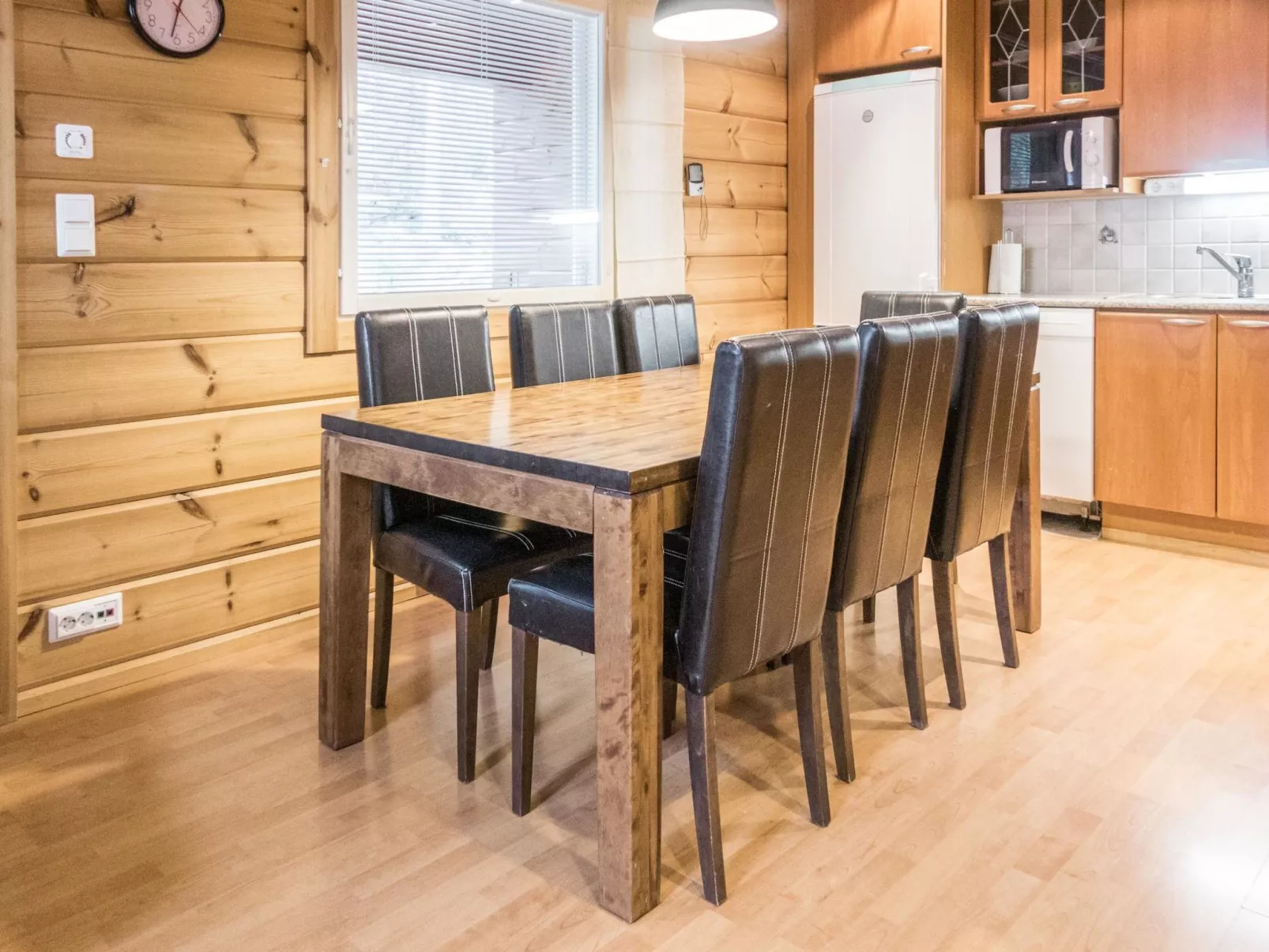 Klz 10. opaali-Dedans