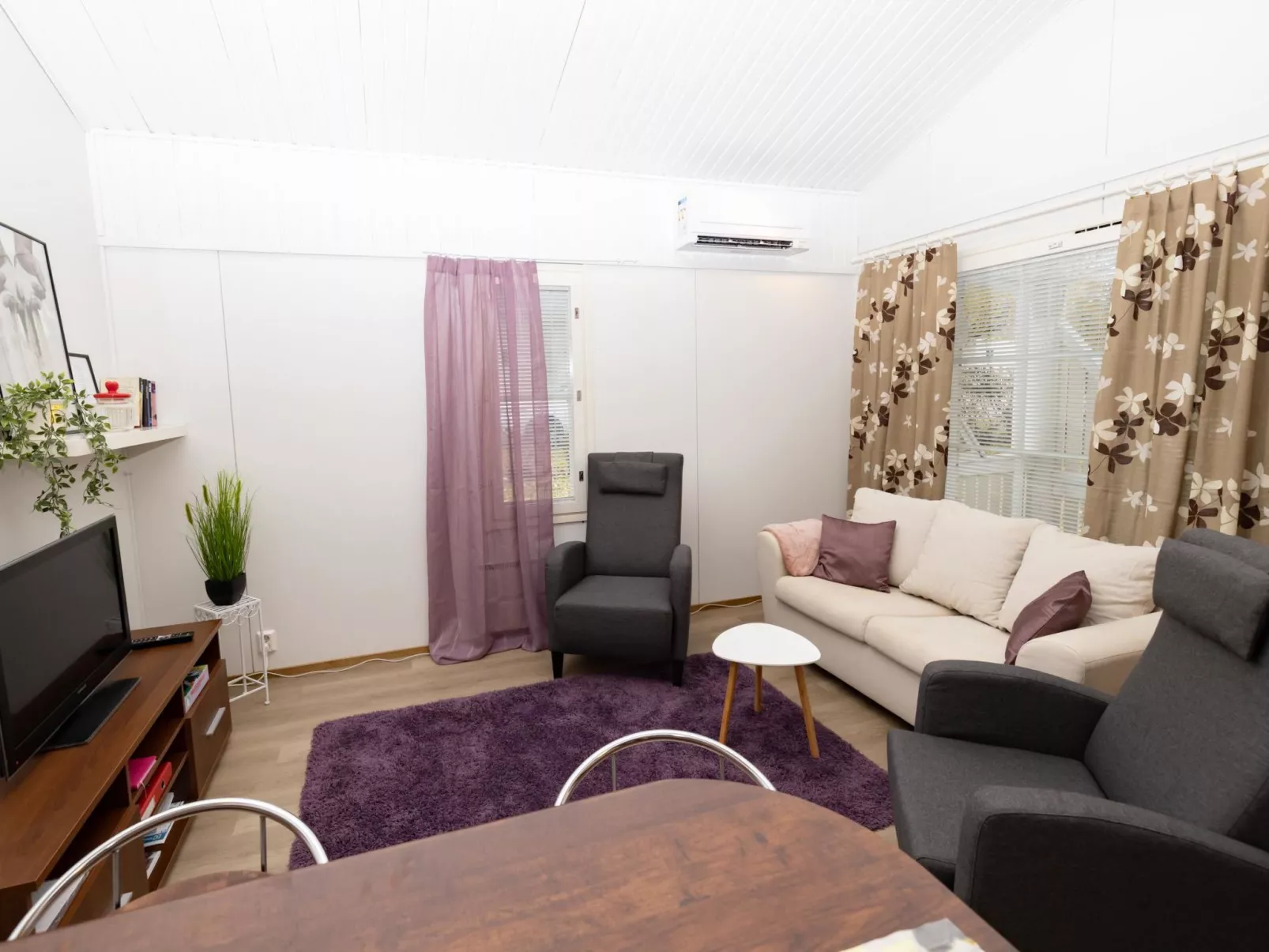 Koivukuja, katinkullantie-Dedans