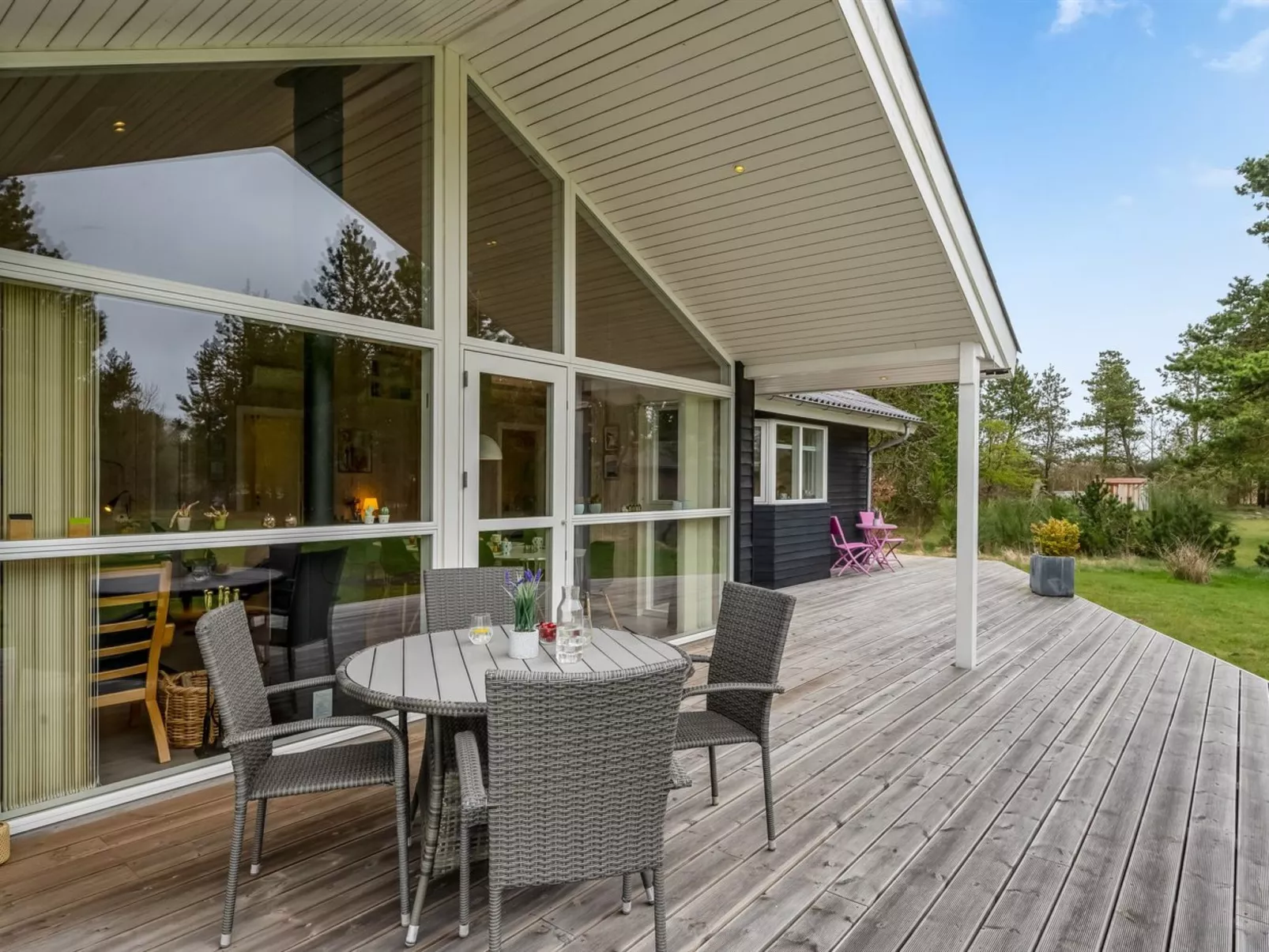 "Teija" - 600m to the fjord-Draußen