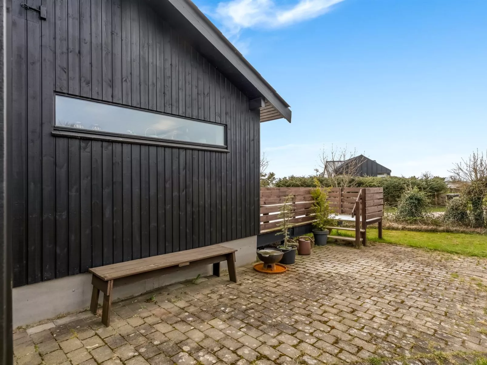 "Lenya" - 300m to the fjord-Outside