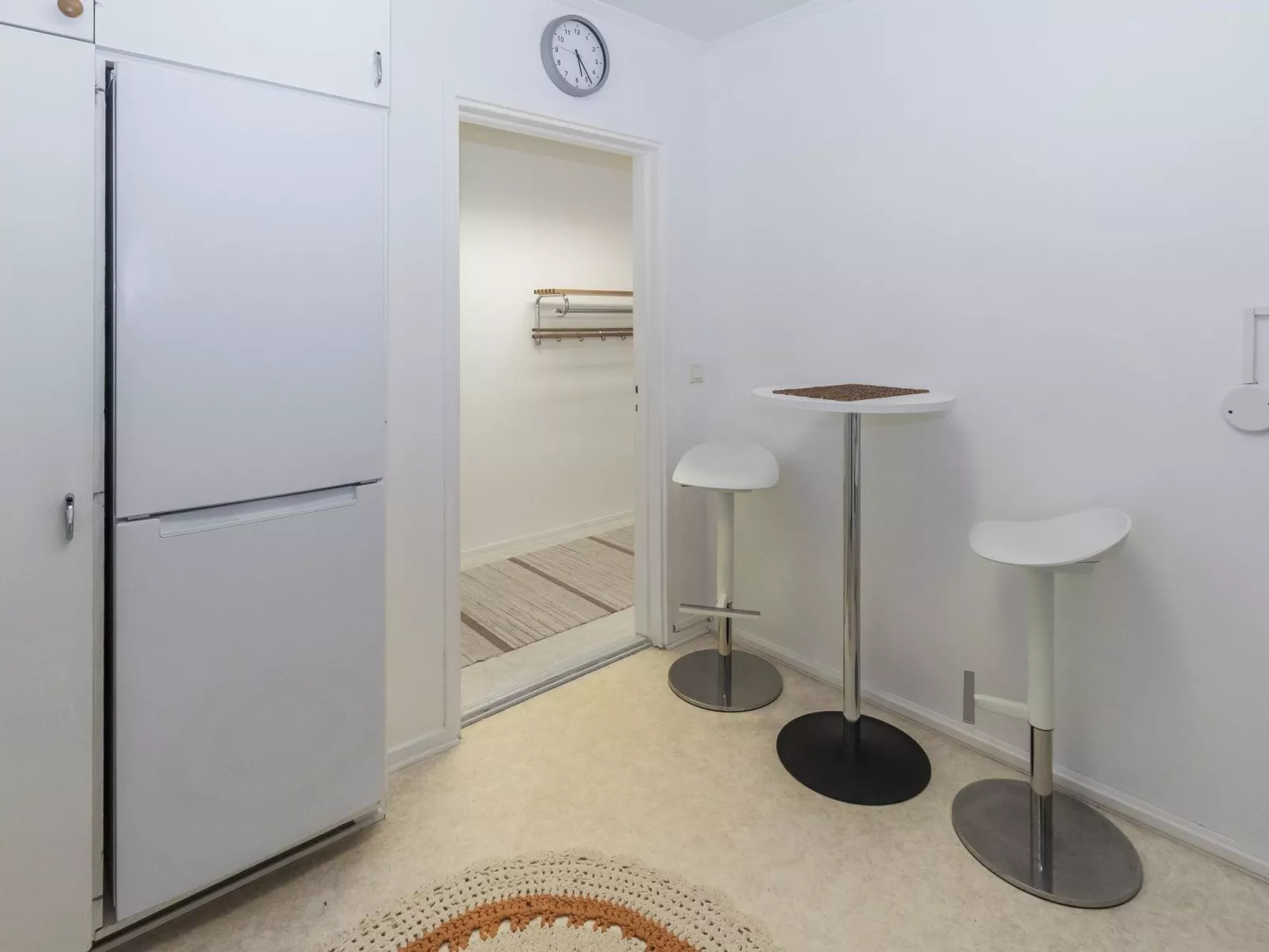 Kelloselkä b-Dedans