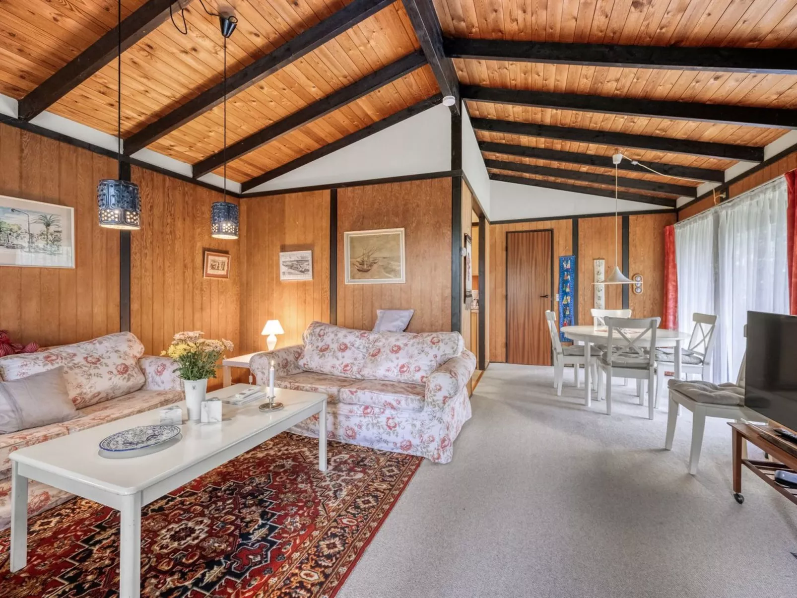 "Aatos" - 150m from the sea-Drinnen