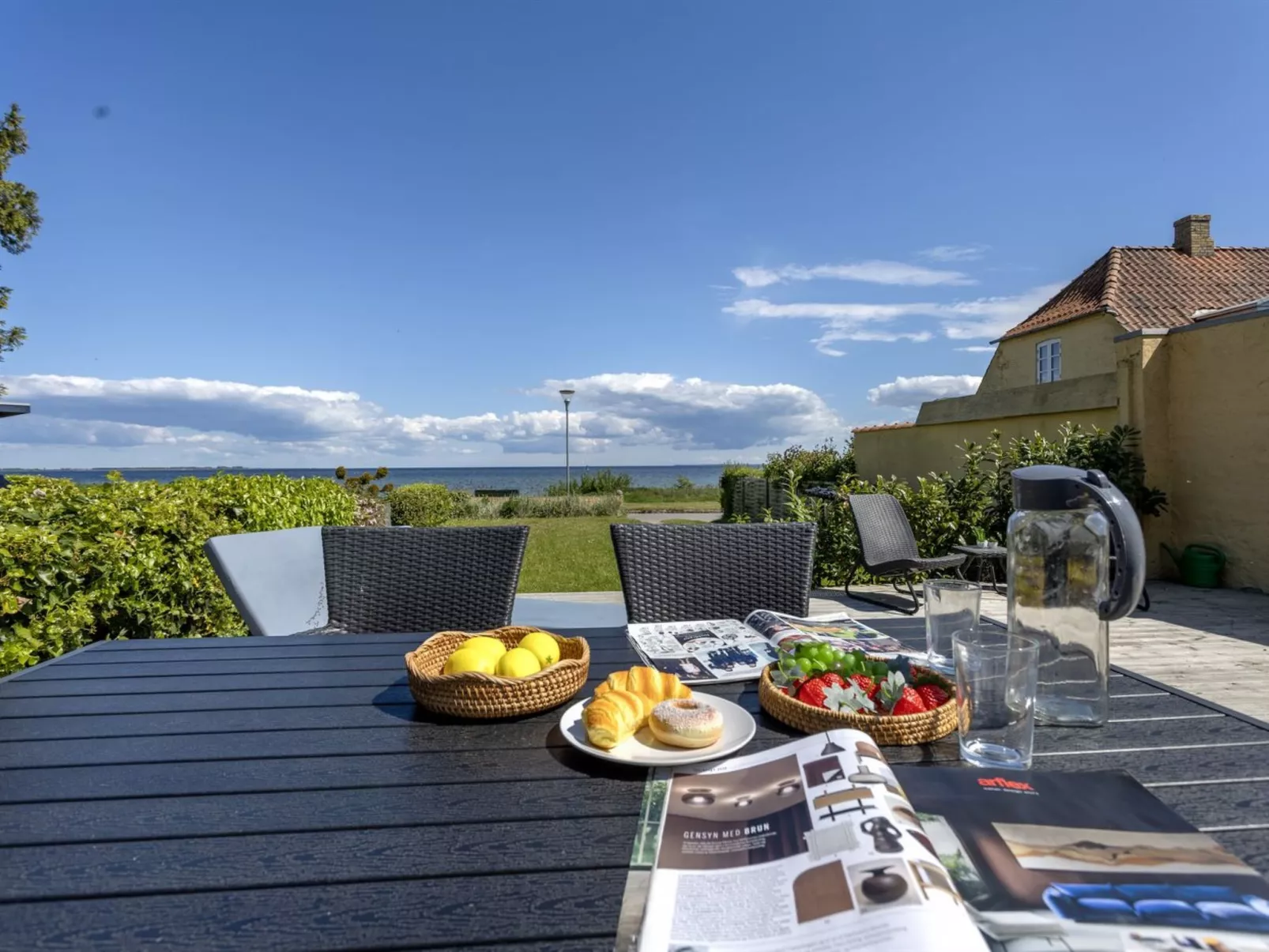 "Ilze" - 20m from the sea-Draußen