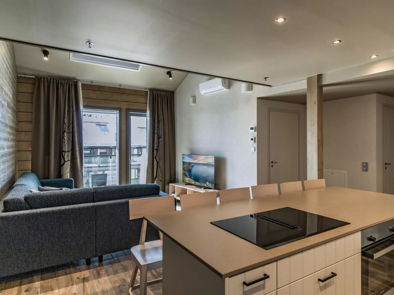 Uniikki 75, c402-Drinnen