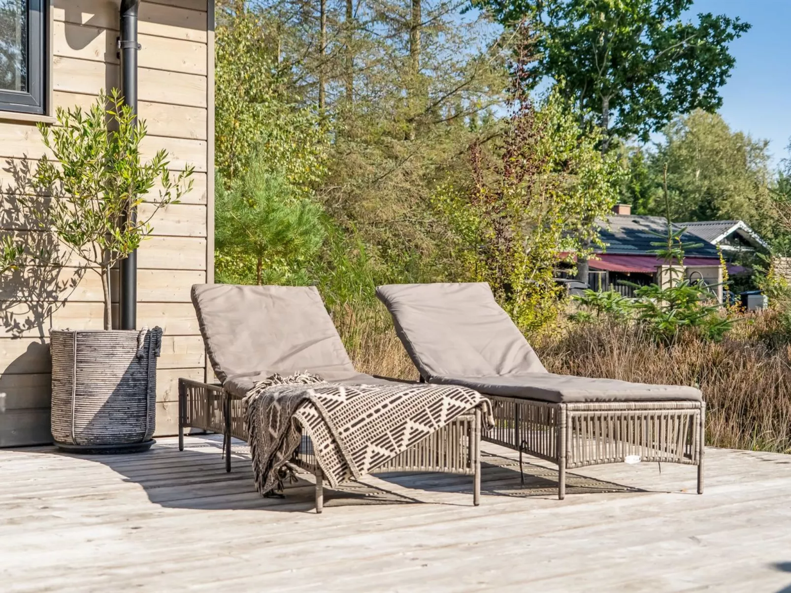 "Arbnora" -  from the sea-Dehors