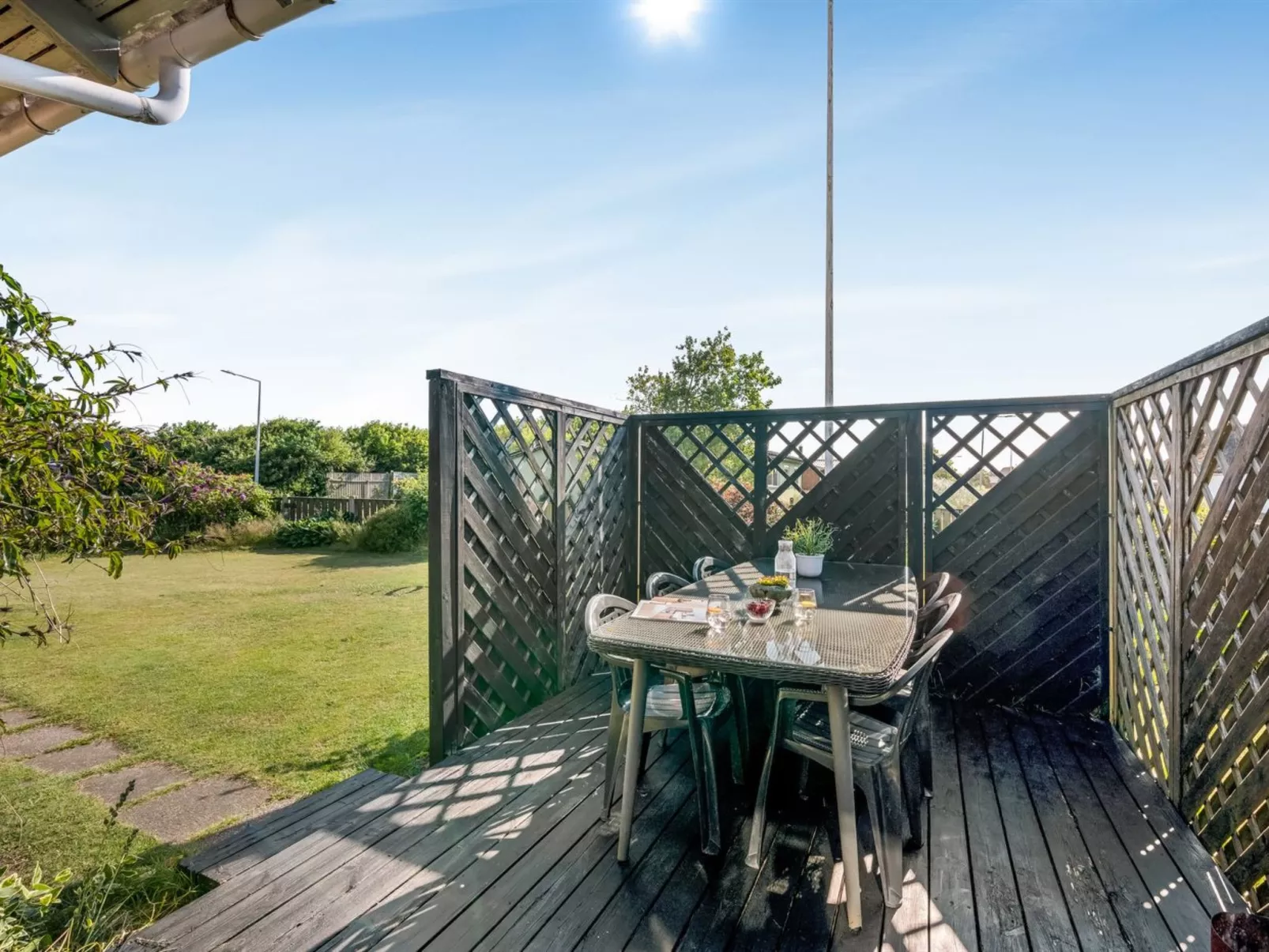 "Svein" - 500m to the fjord-Draußen