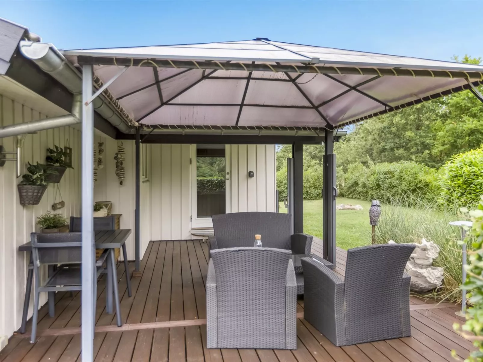 "Naimi" - 30km from the sea-Outside